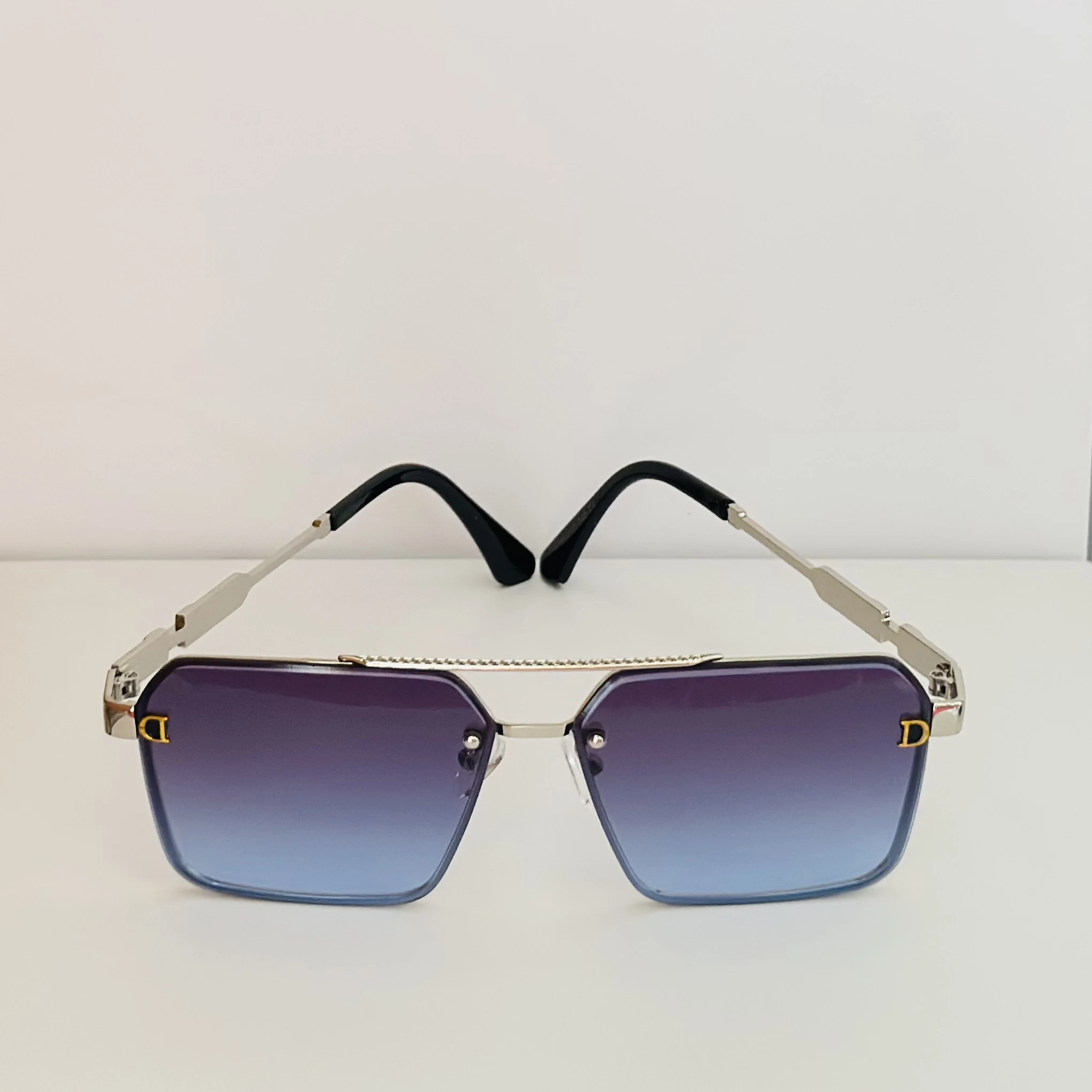 Levi's aviator sunglasses