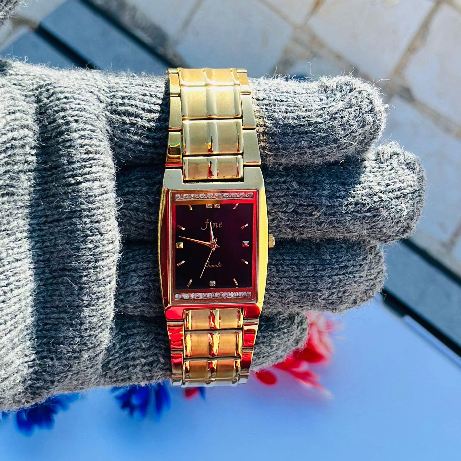 Man’s analog watch