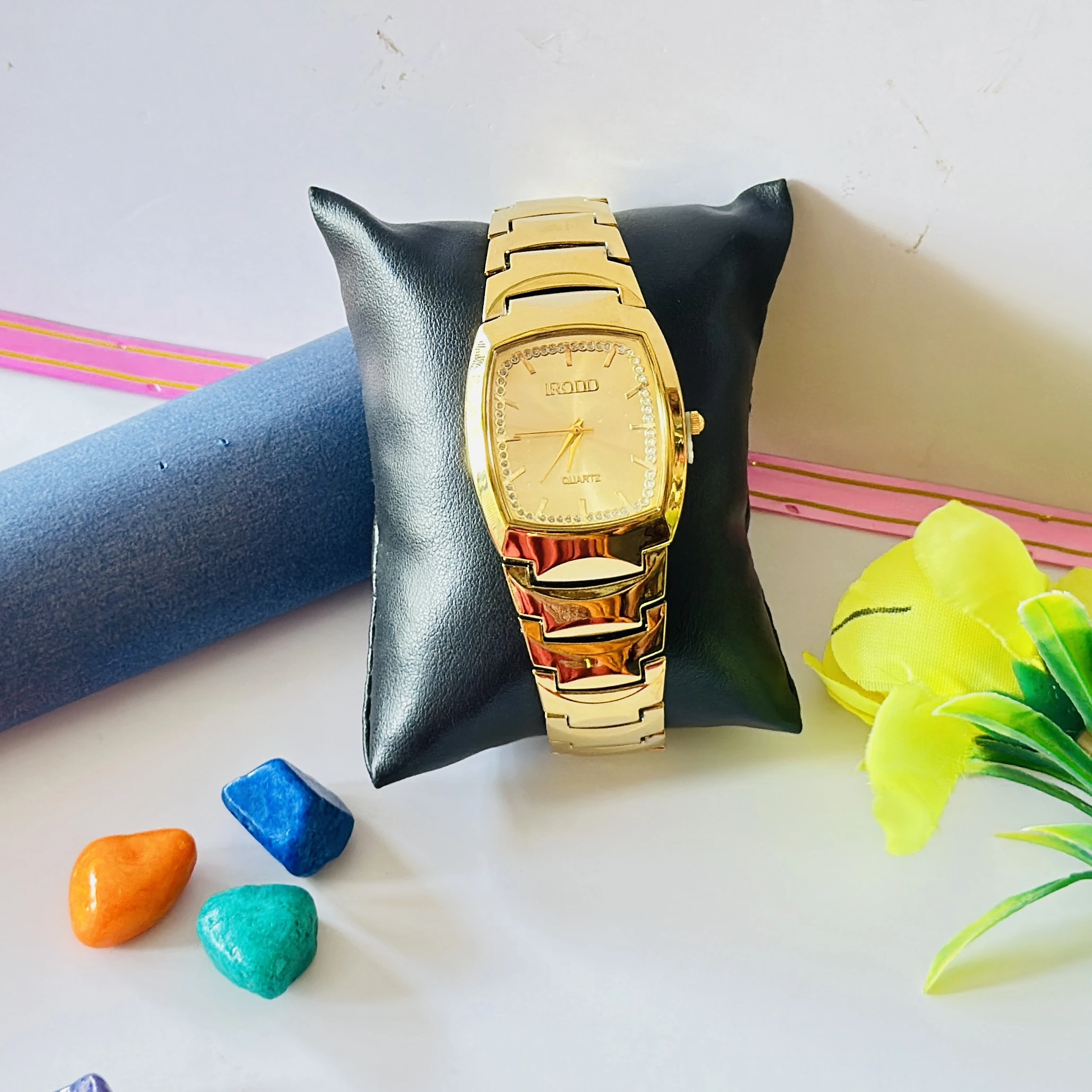 Analogue watch