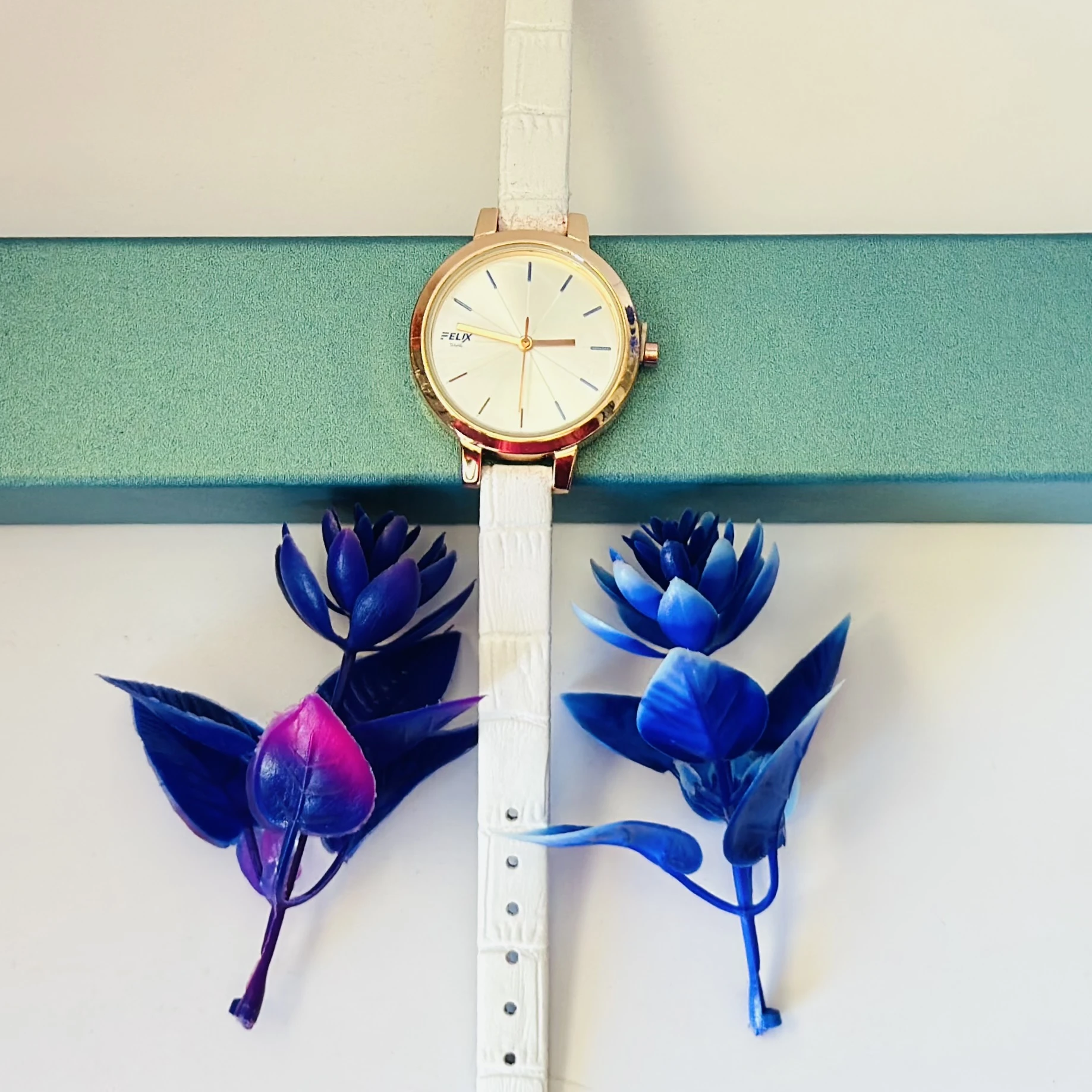 Felix women's analog watch