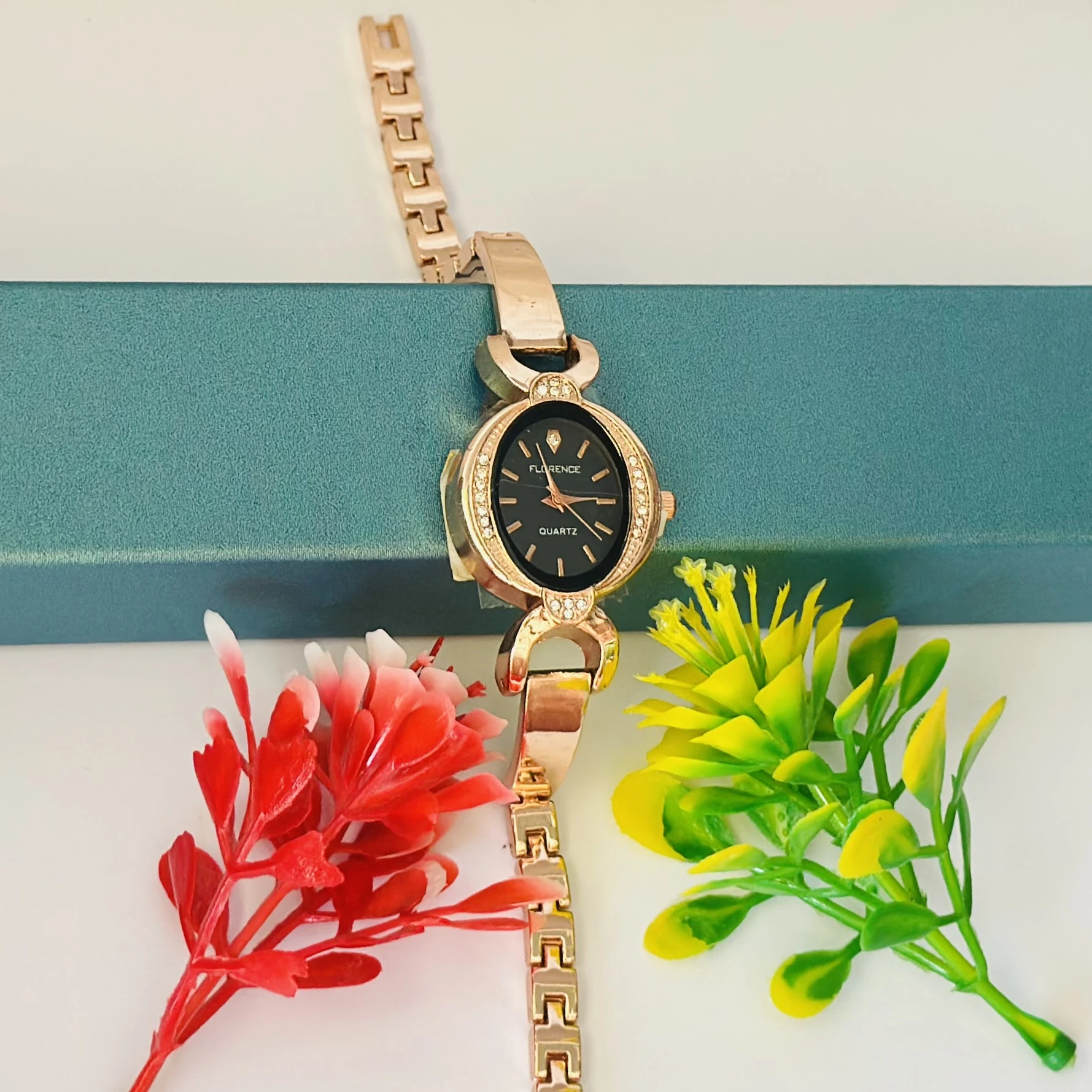 Rose gold-toned women’s quartz watch