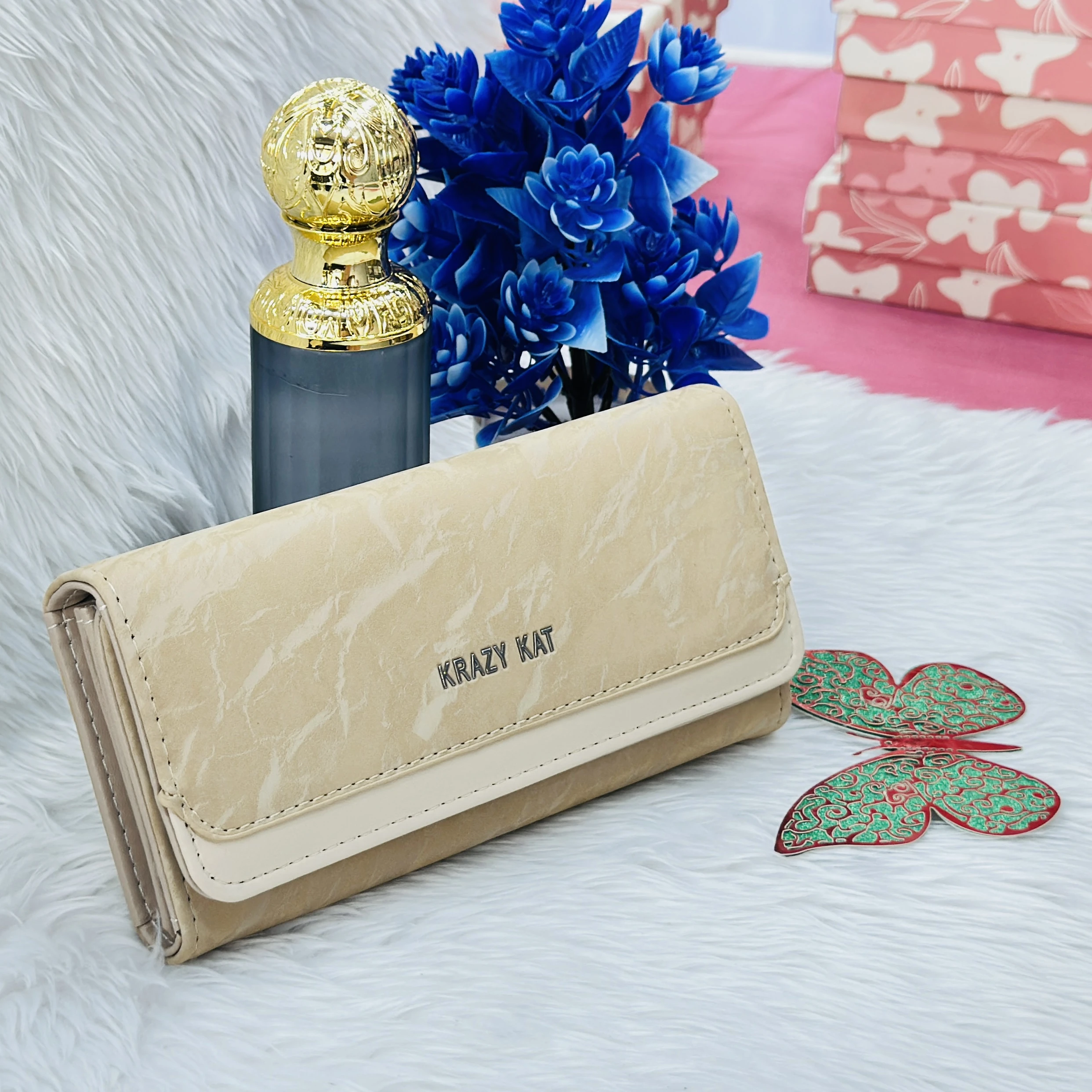 cream-colored Krazy Kat ladies wallet