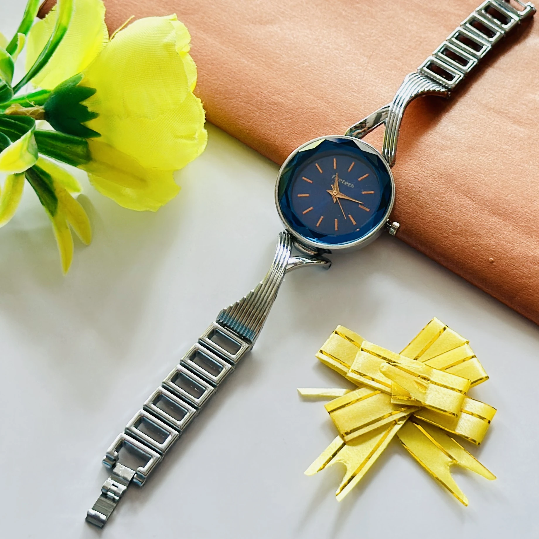 silver-toned Ajanta Quartz analog women's watch
