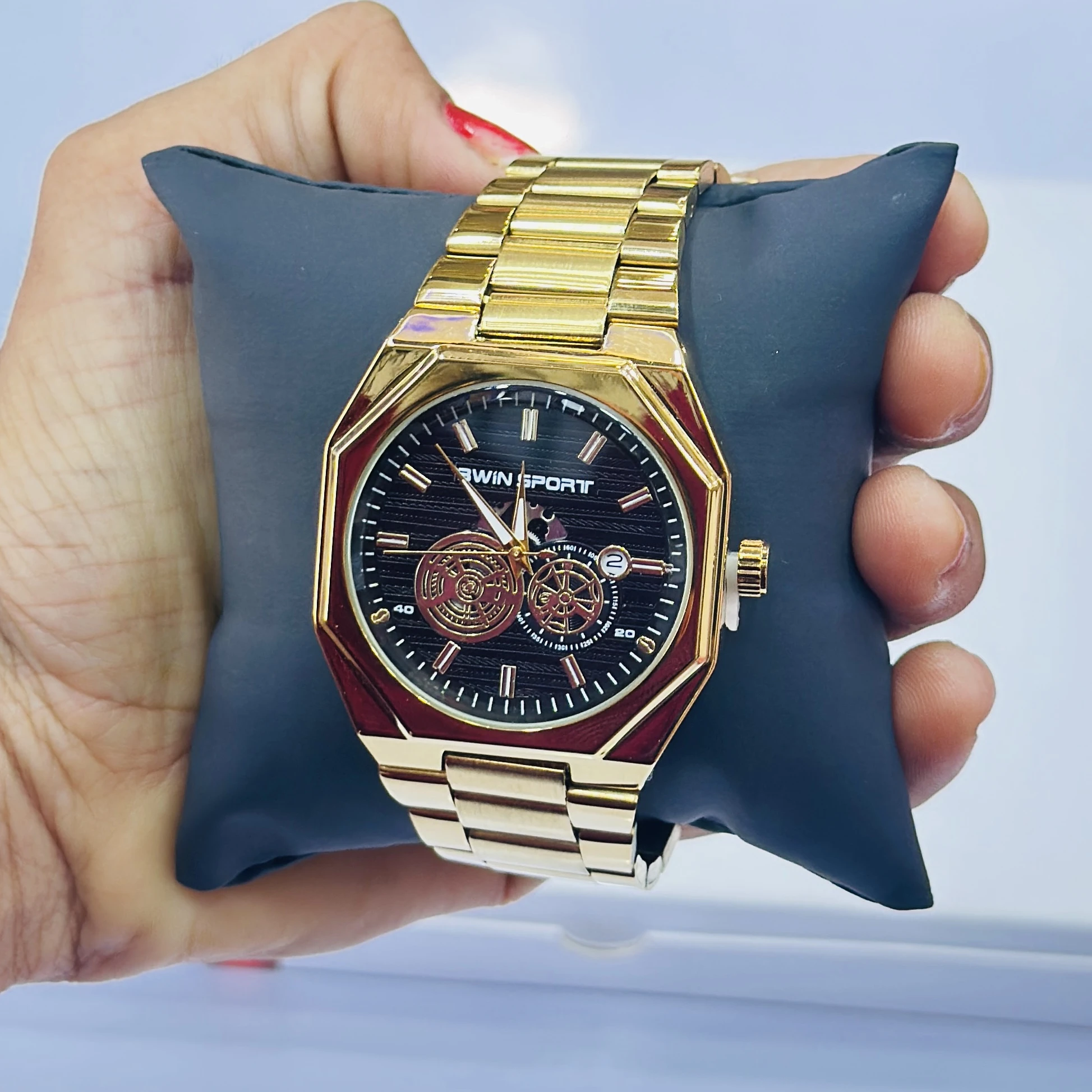 Quartz Analogue Watches