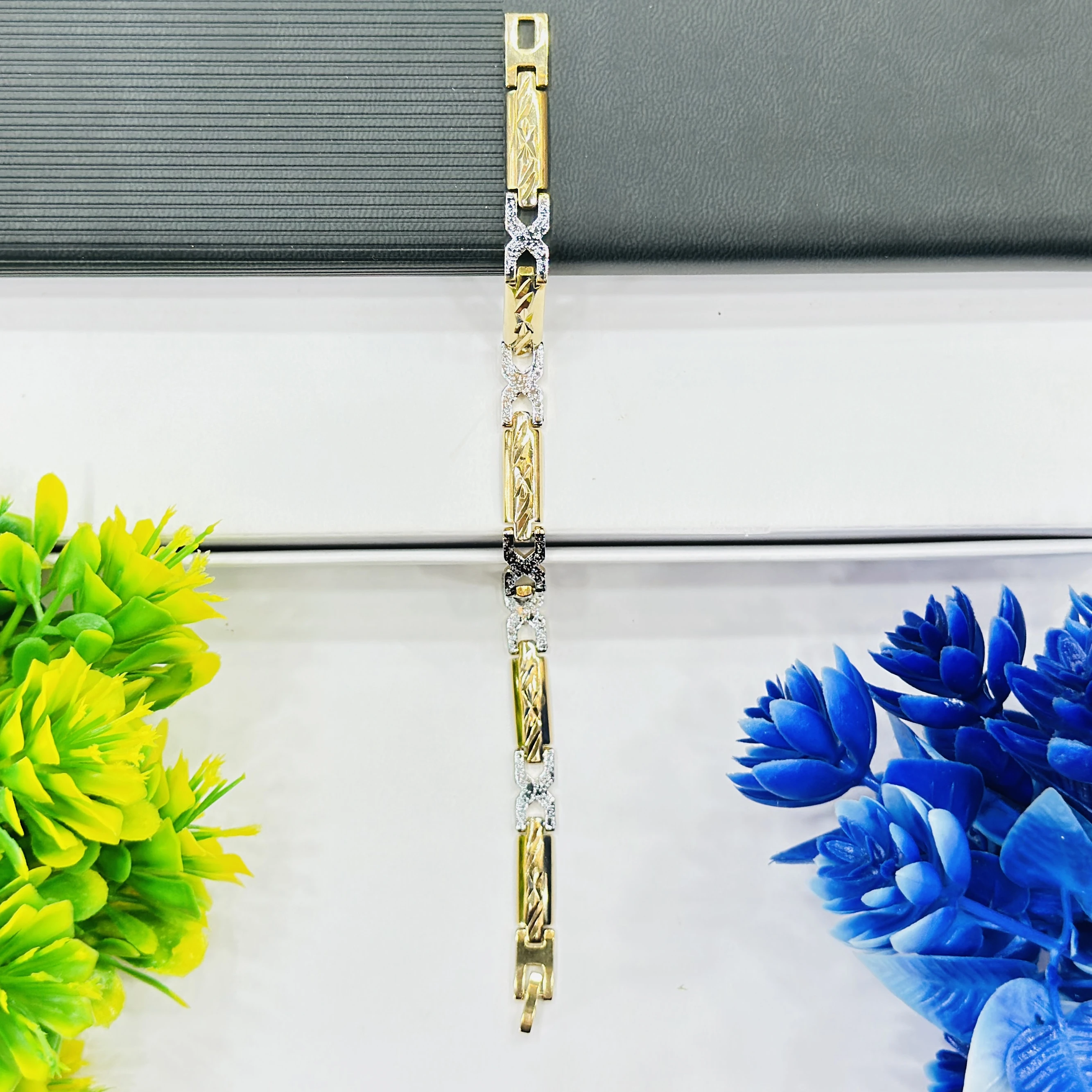 Gold and diamond gents bracelet