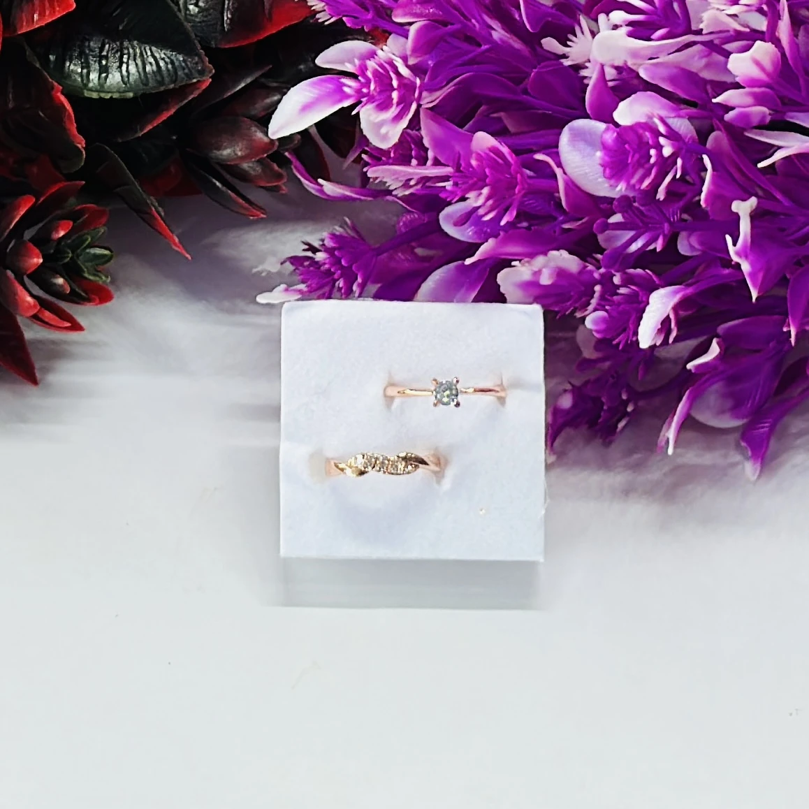 Set of two minimalist gold-toned rings