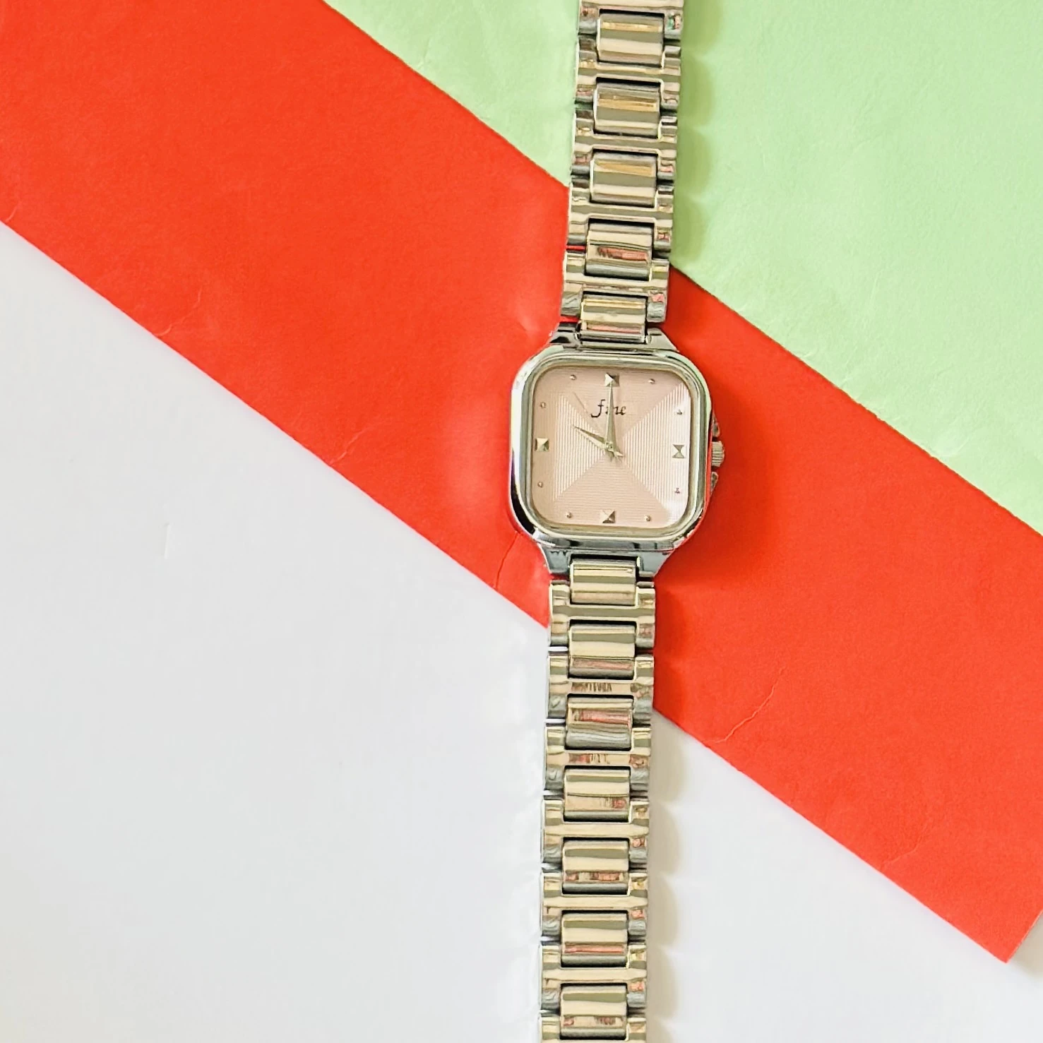 Manifester Quartz Analog Pink Dial Metal Strap Watch For Girls
