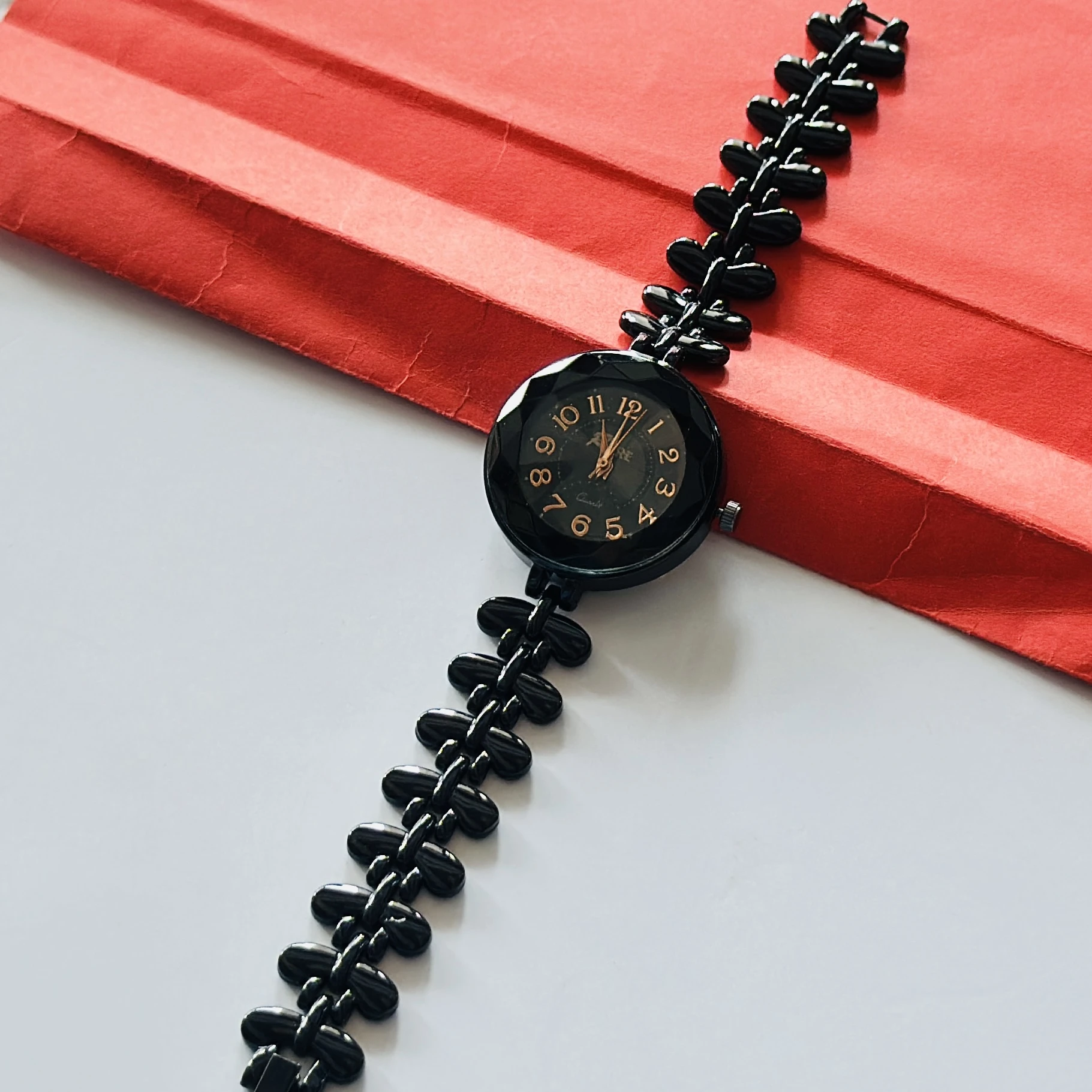 Black -toned women's analog watches