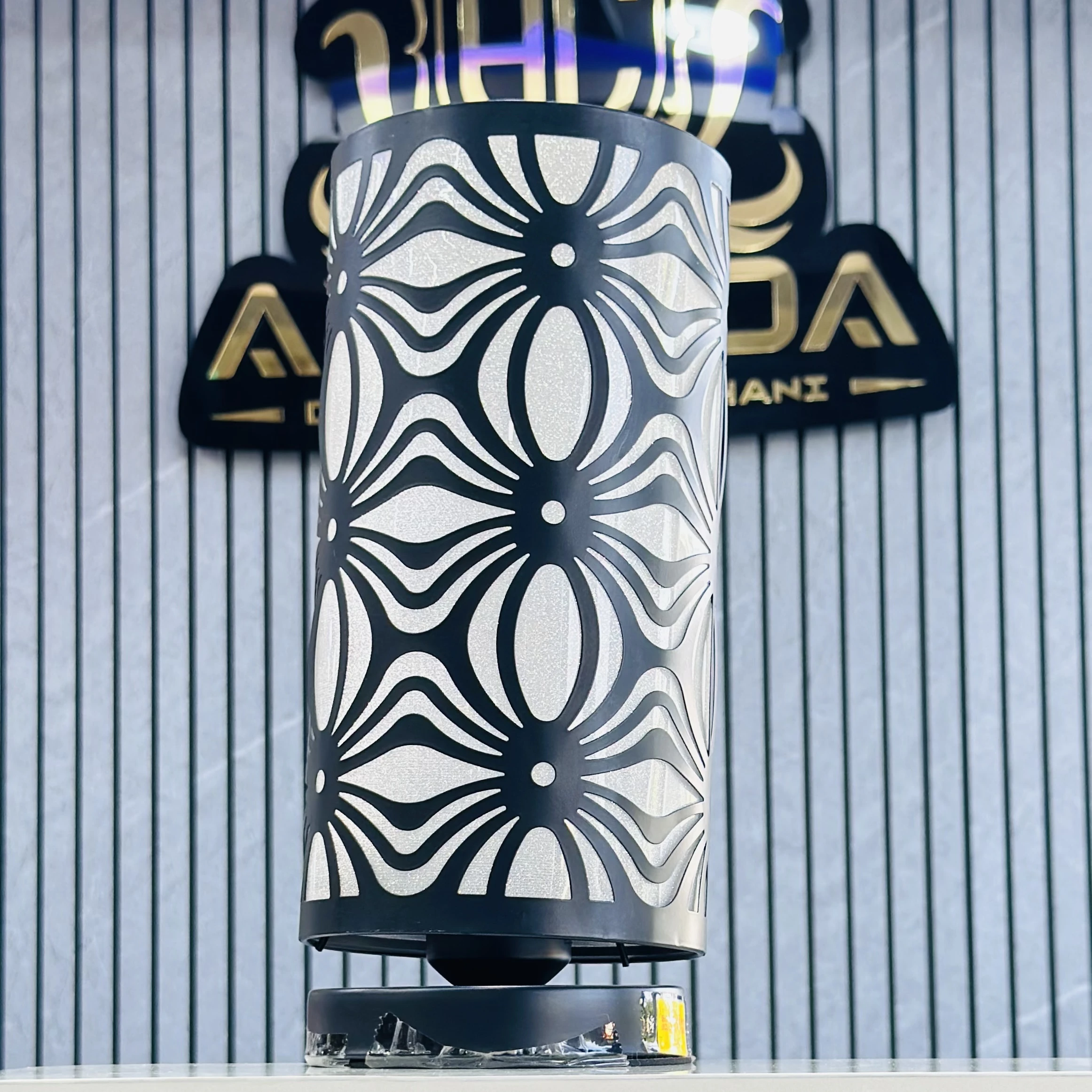 Black table lamp(SKU-P43Y5Z)
