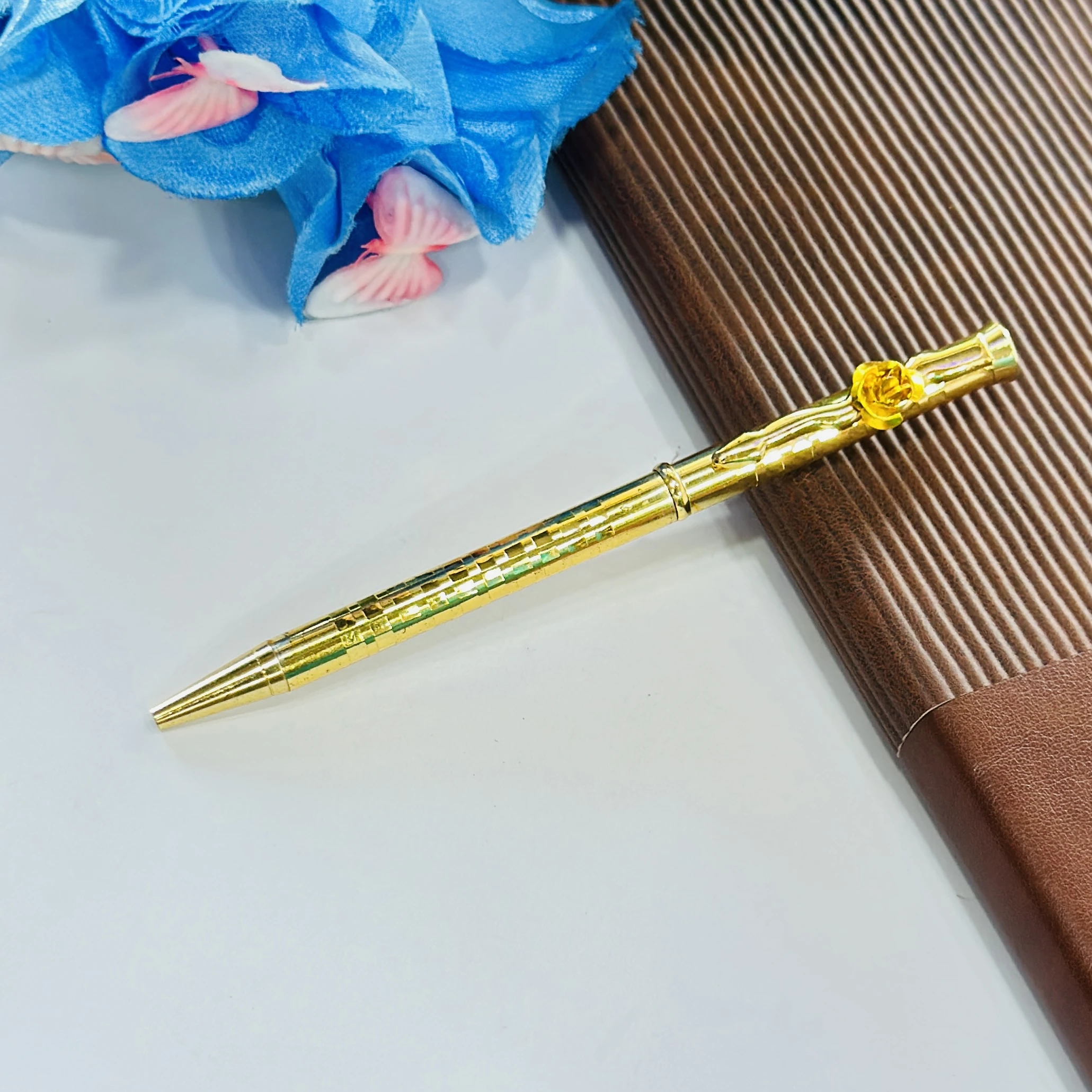 Decorative ballpoint pen