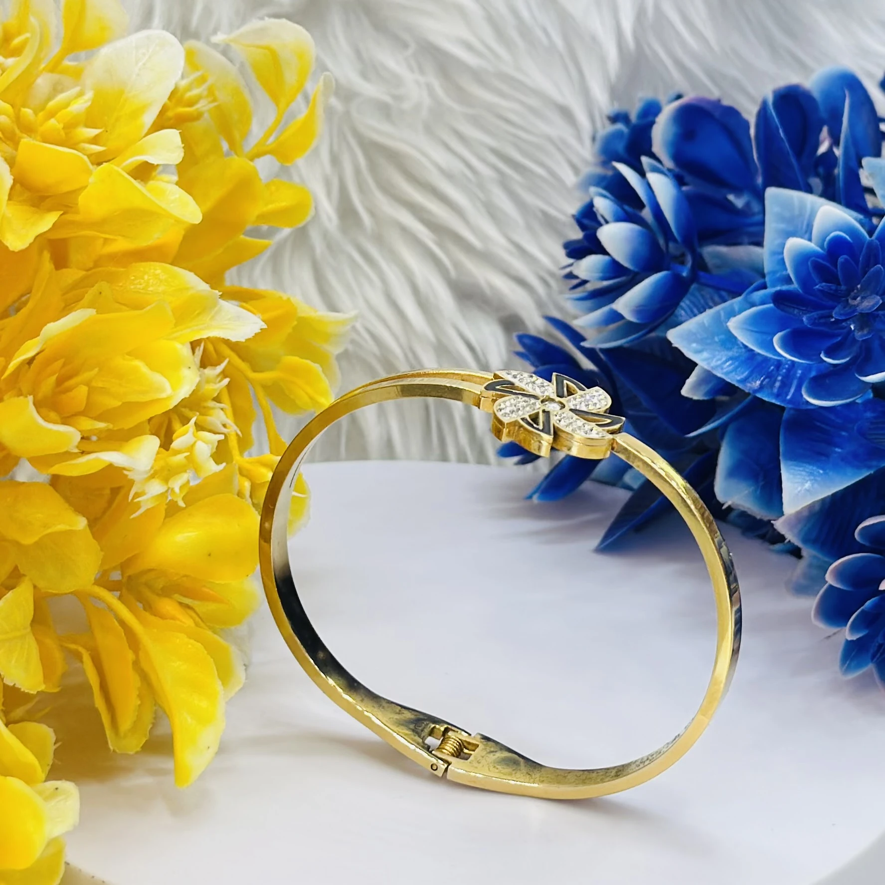Gold plated Breslet