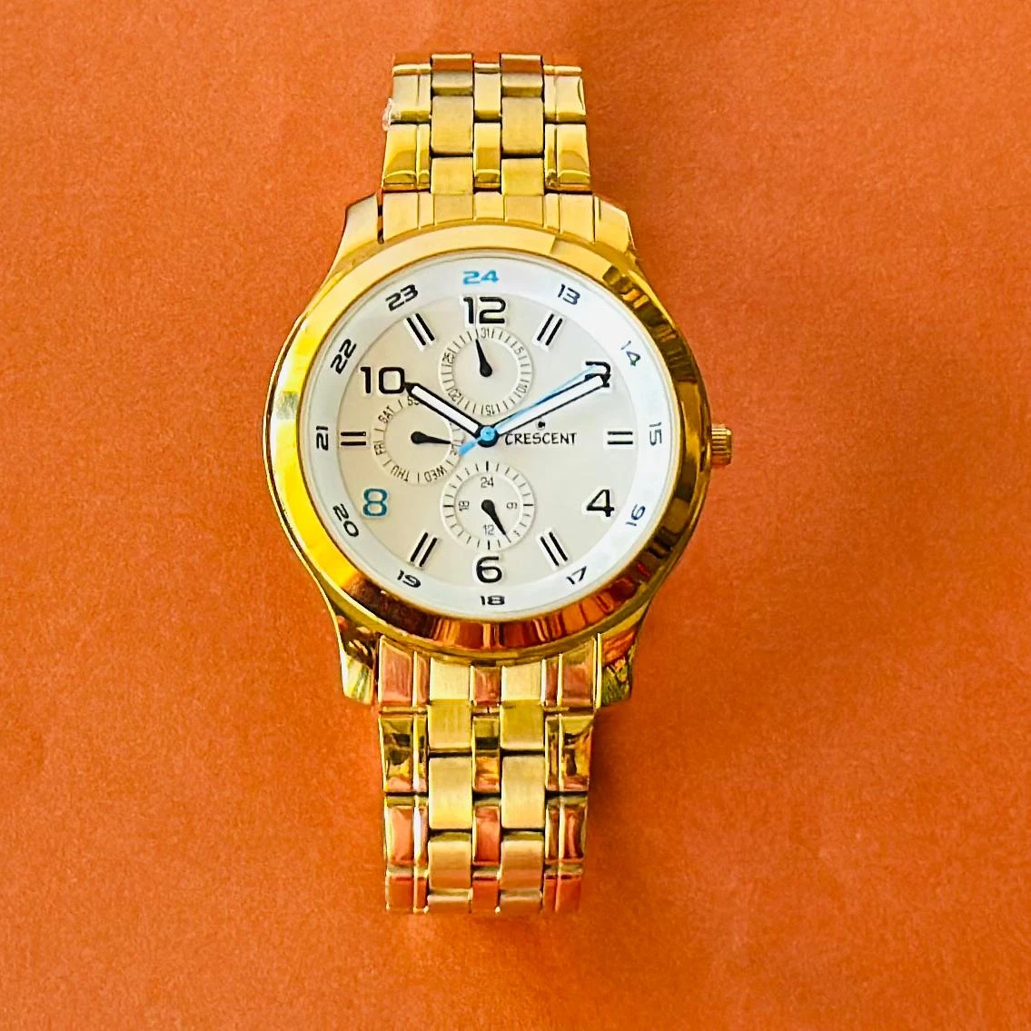 Golden Design analog watch