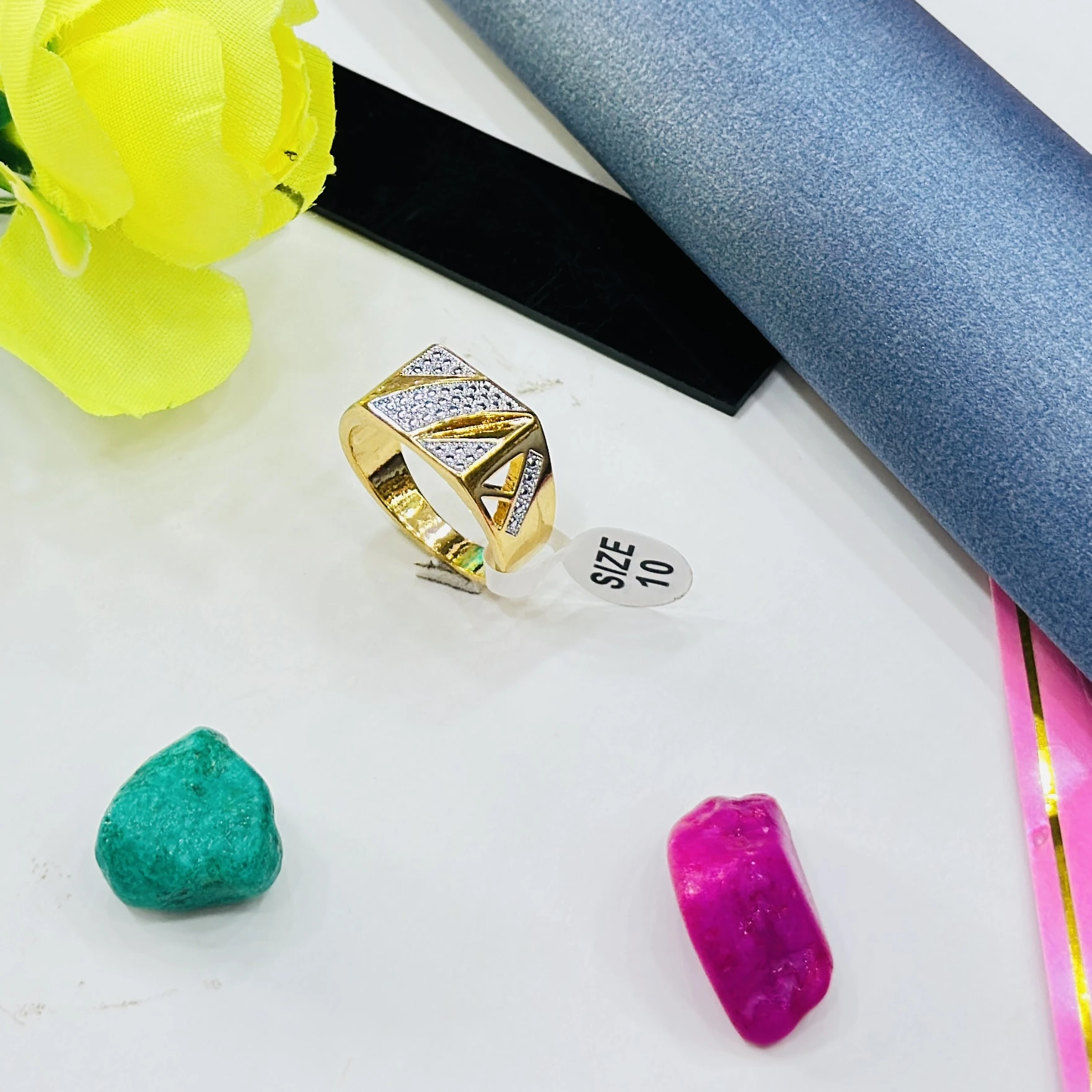 Ginostone Golden Panther Motion Ring