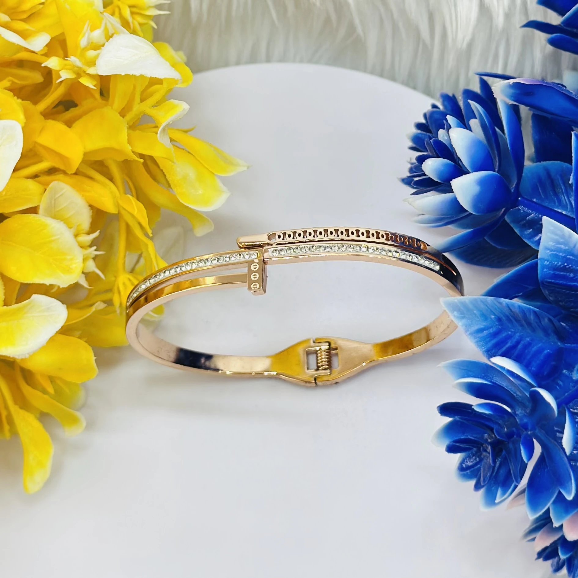 Gold plated Breslet