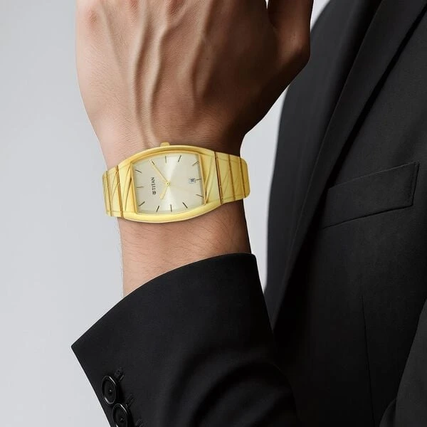 Titan Karishma Quartz Analog with Date Champagne Dial Stainless Steel Strap Watch for Men