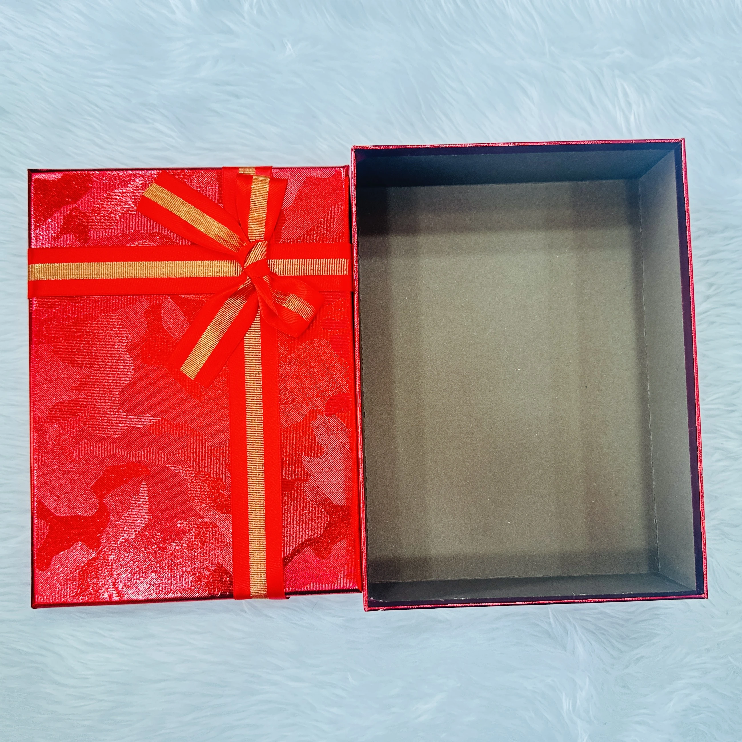 Red Gift Box (Size 9/7)