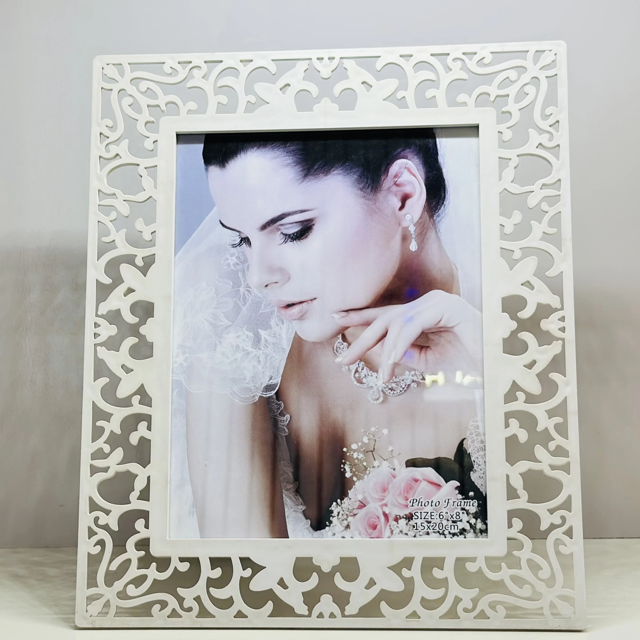 White Circular Motif Photo Frame (SKU-KHOFON)