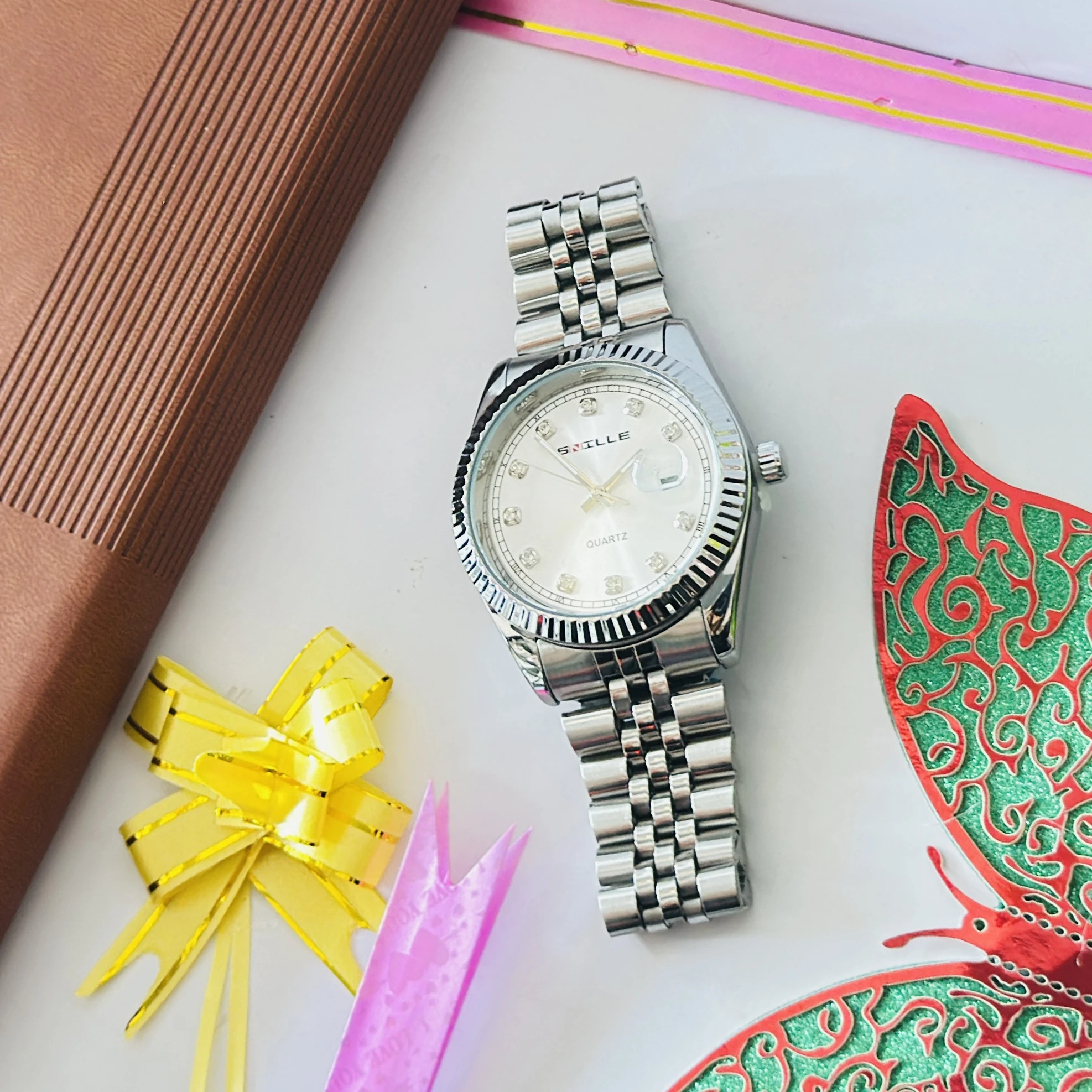 silver-toned Snille quartz wristwatch
