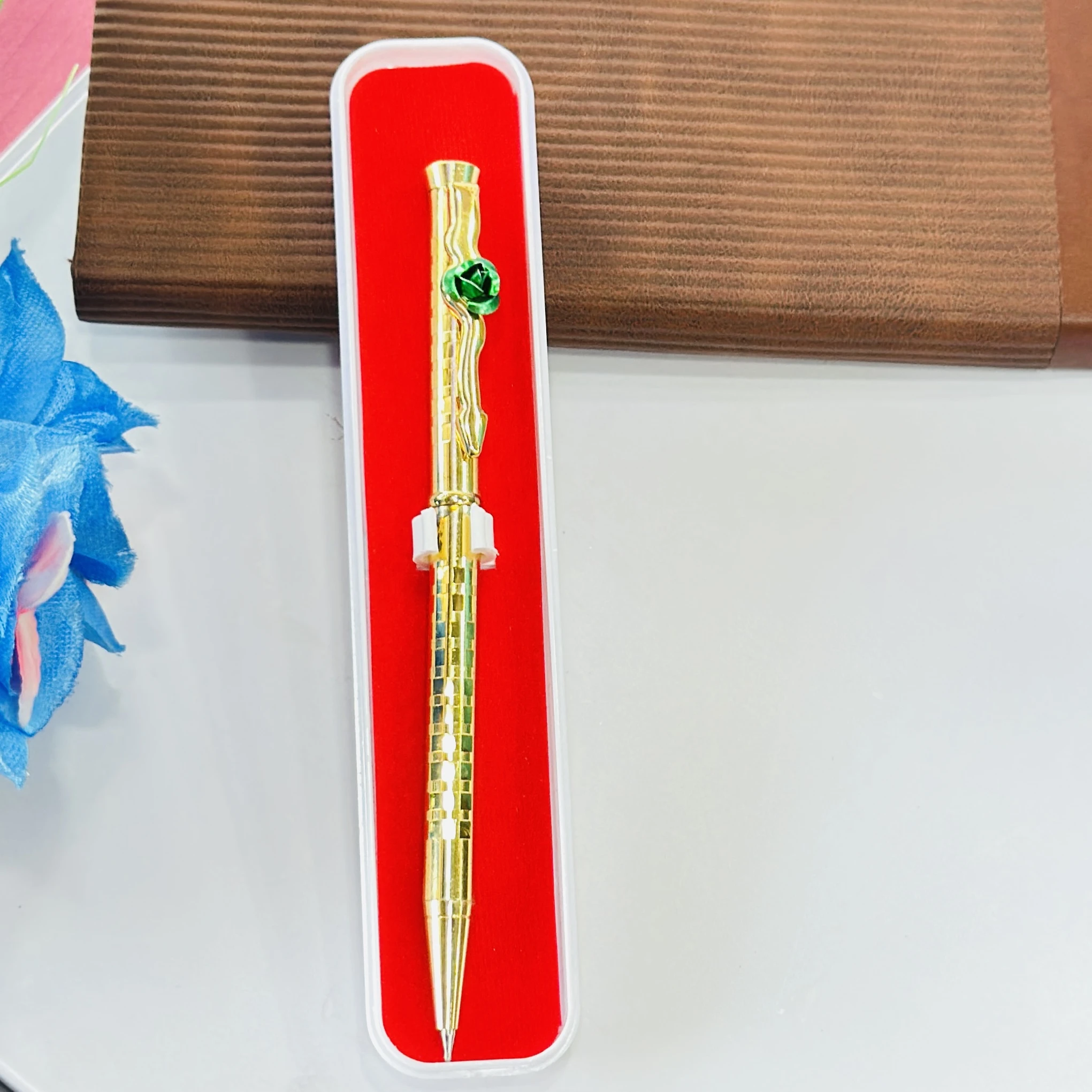 Decorative ballpoint pen