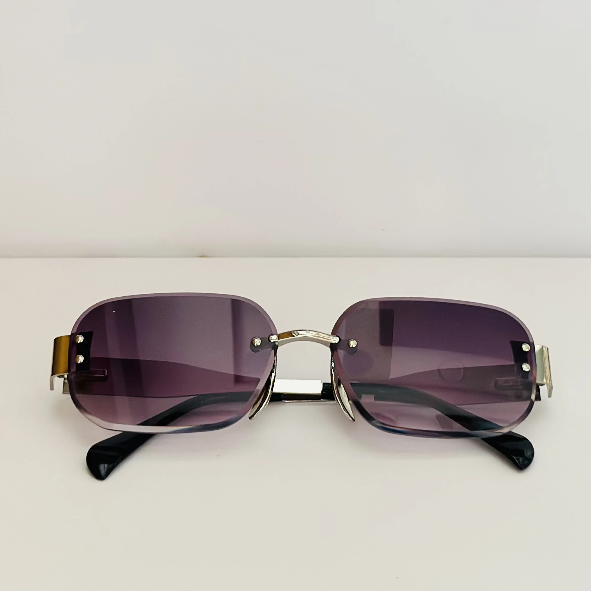 Rimless rectangular sunglasses
