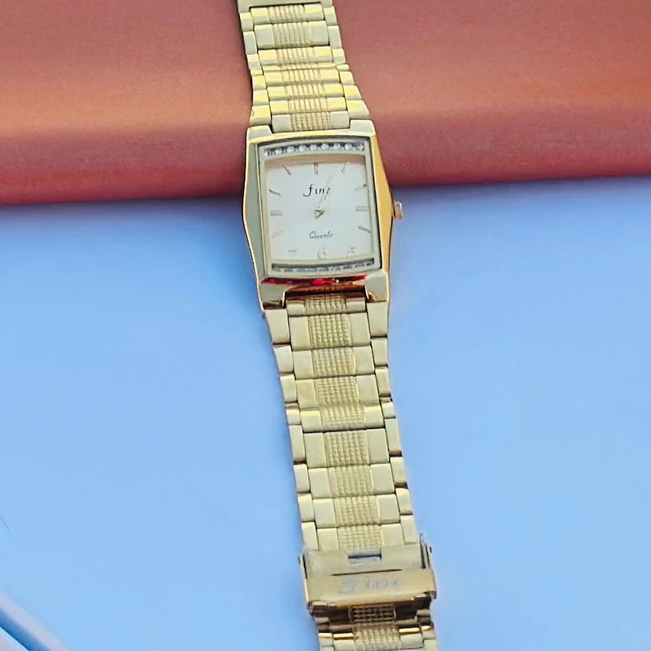 Golden Design analog watch