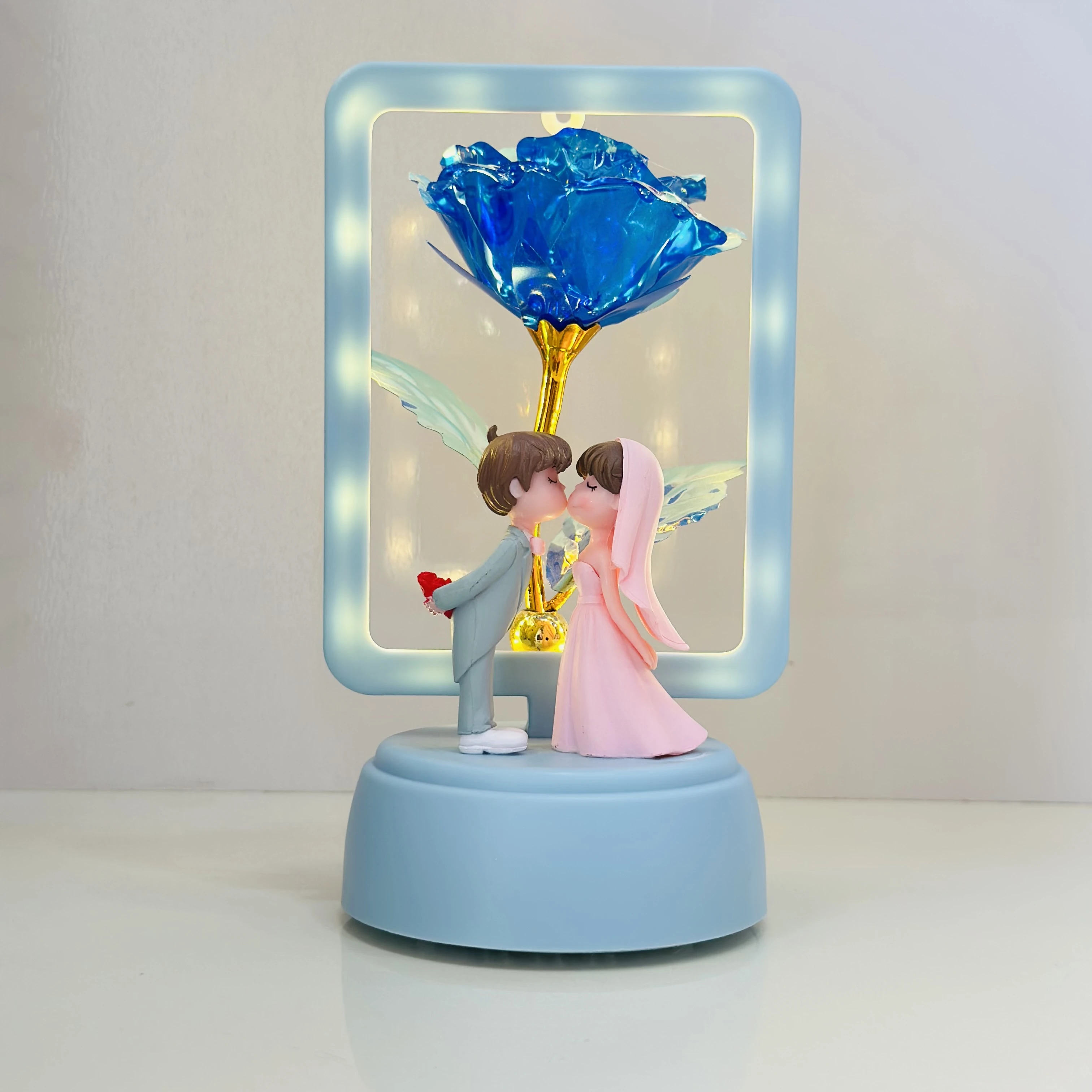 Romantic love couple (SKU-DKF9LB)