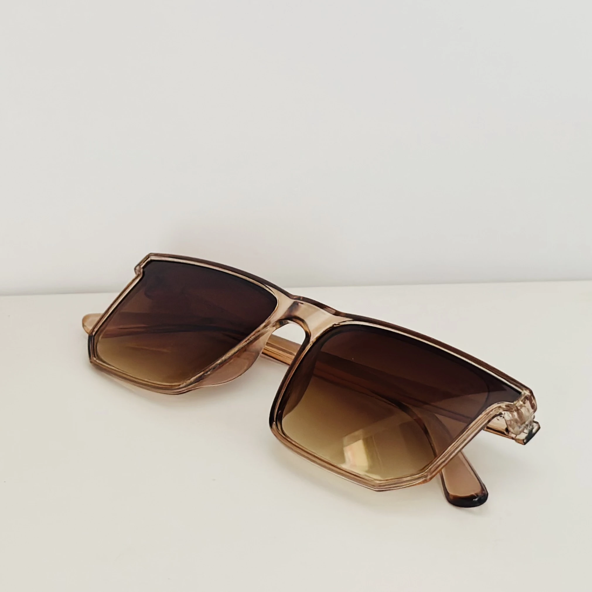 Square frame wayfarer sunglasses