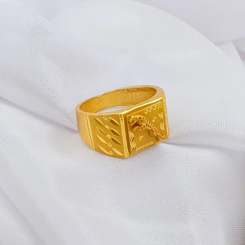 Gold plated men's statement ring