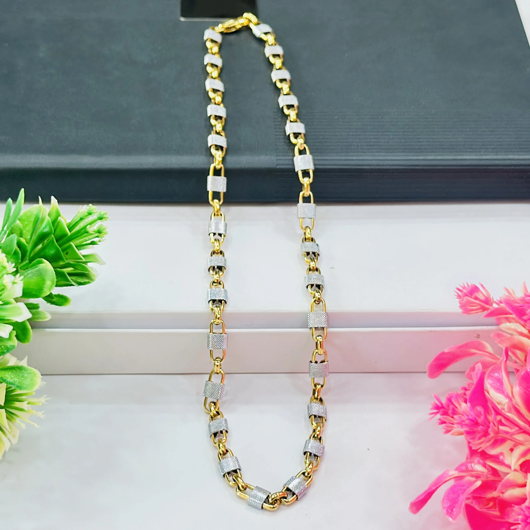 men's gold and silver textured chain