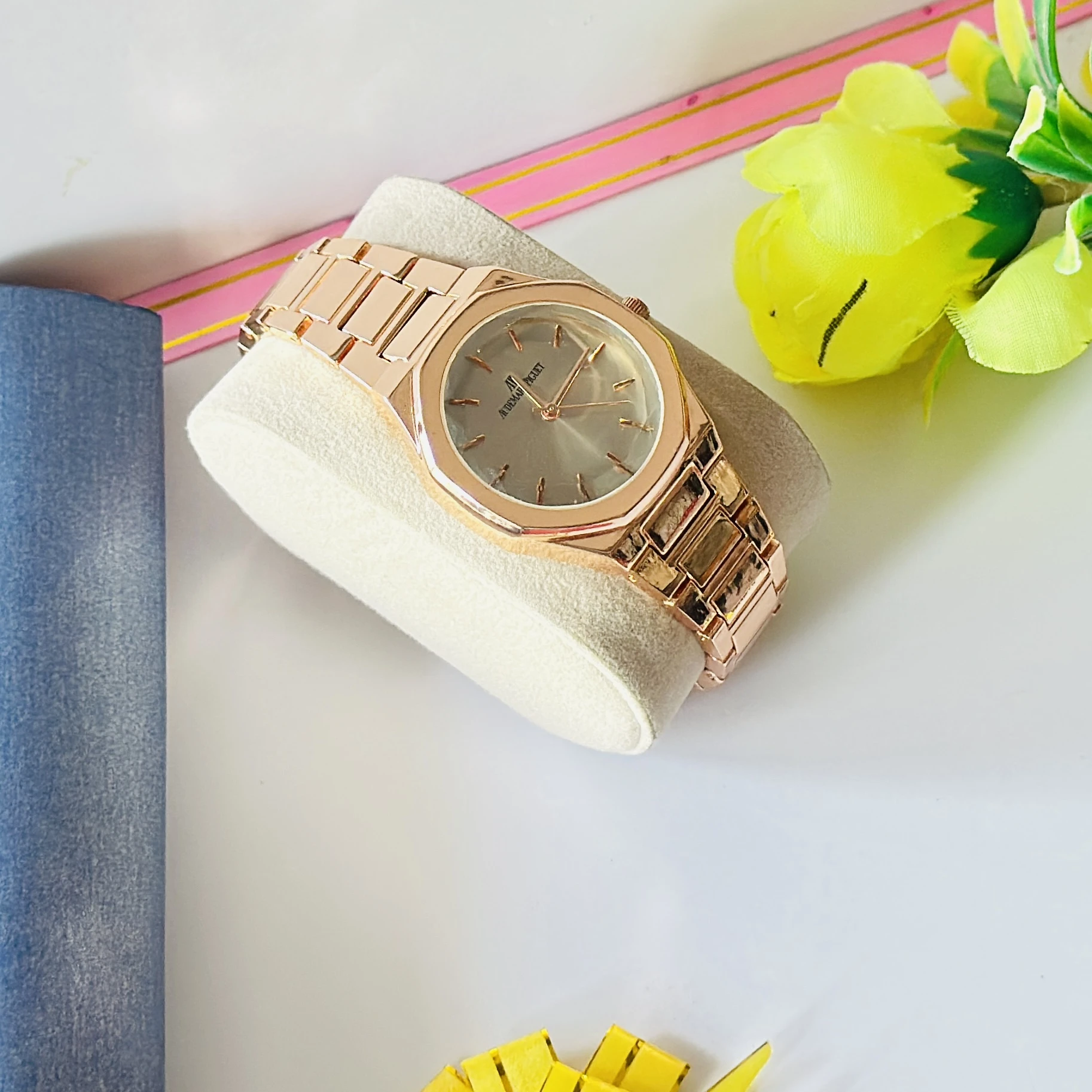 Analogue watch for girls