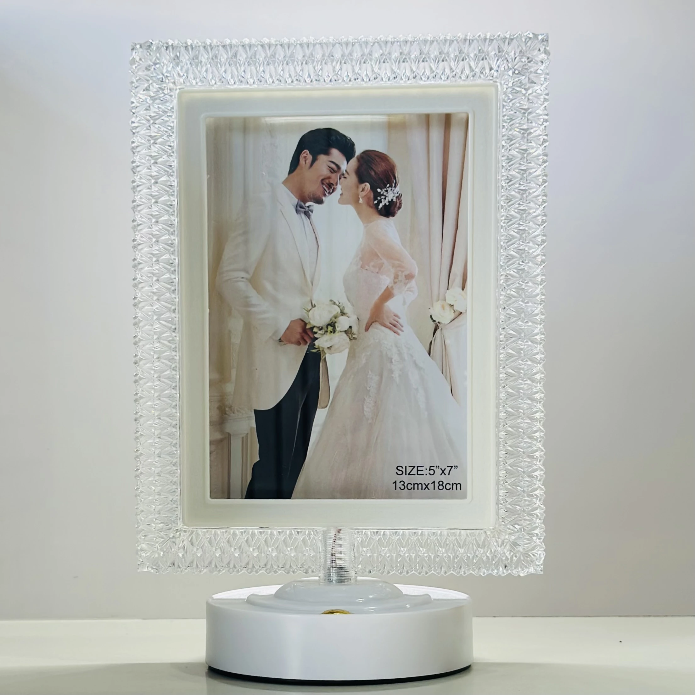 Romantic LED  with Kissing Couple