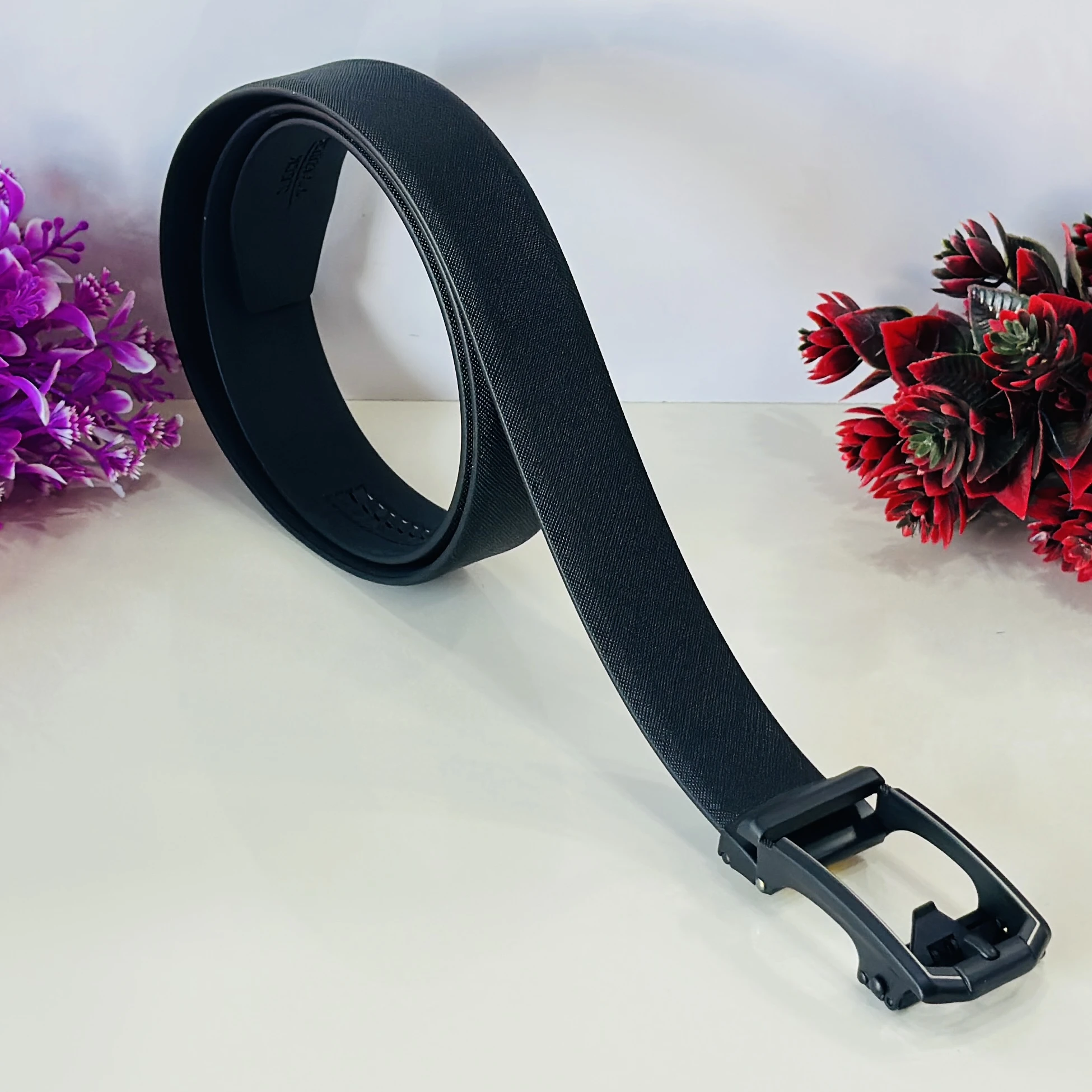 Black textured men's belt