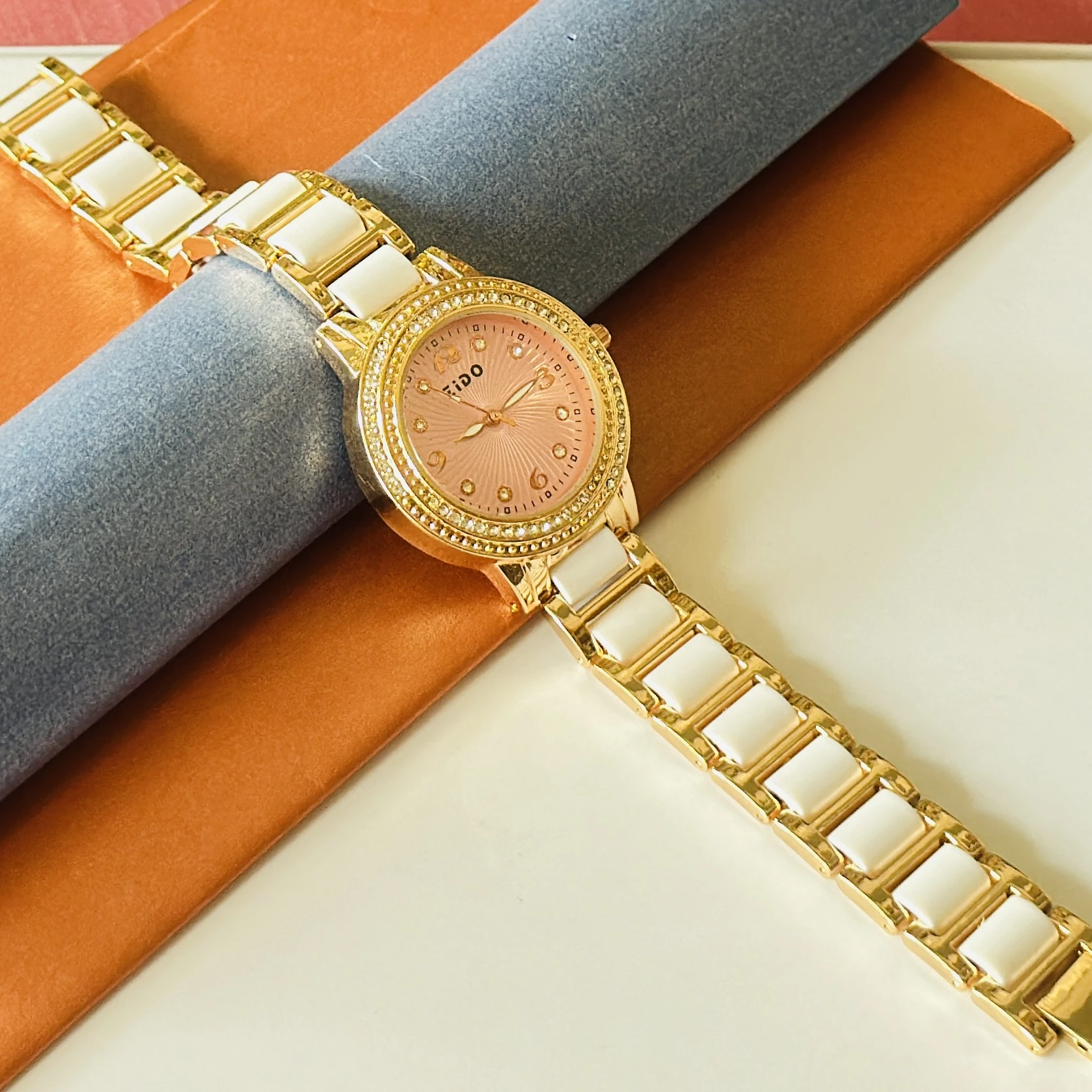 Analogue watch for girls