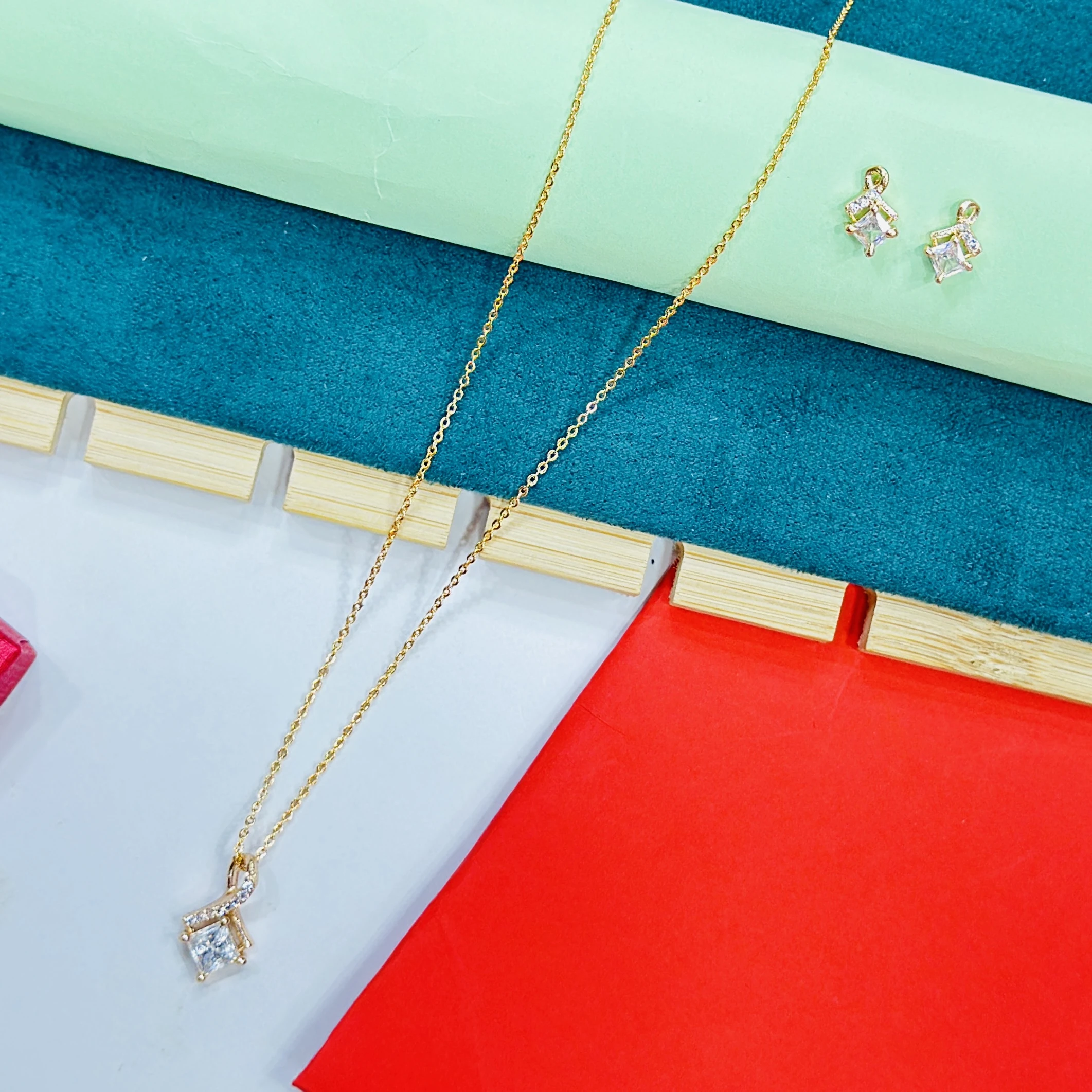 Peora Gold Plated Cubic Zirconia pendant set