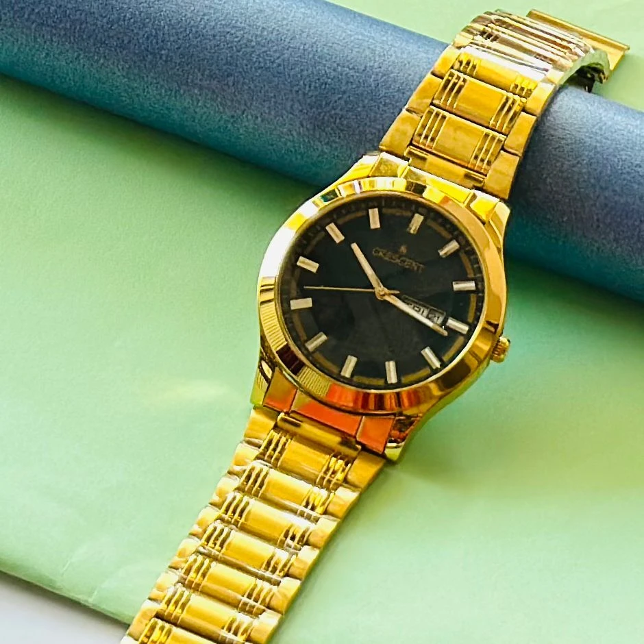 Golden Design analog watch