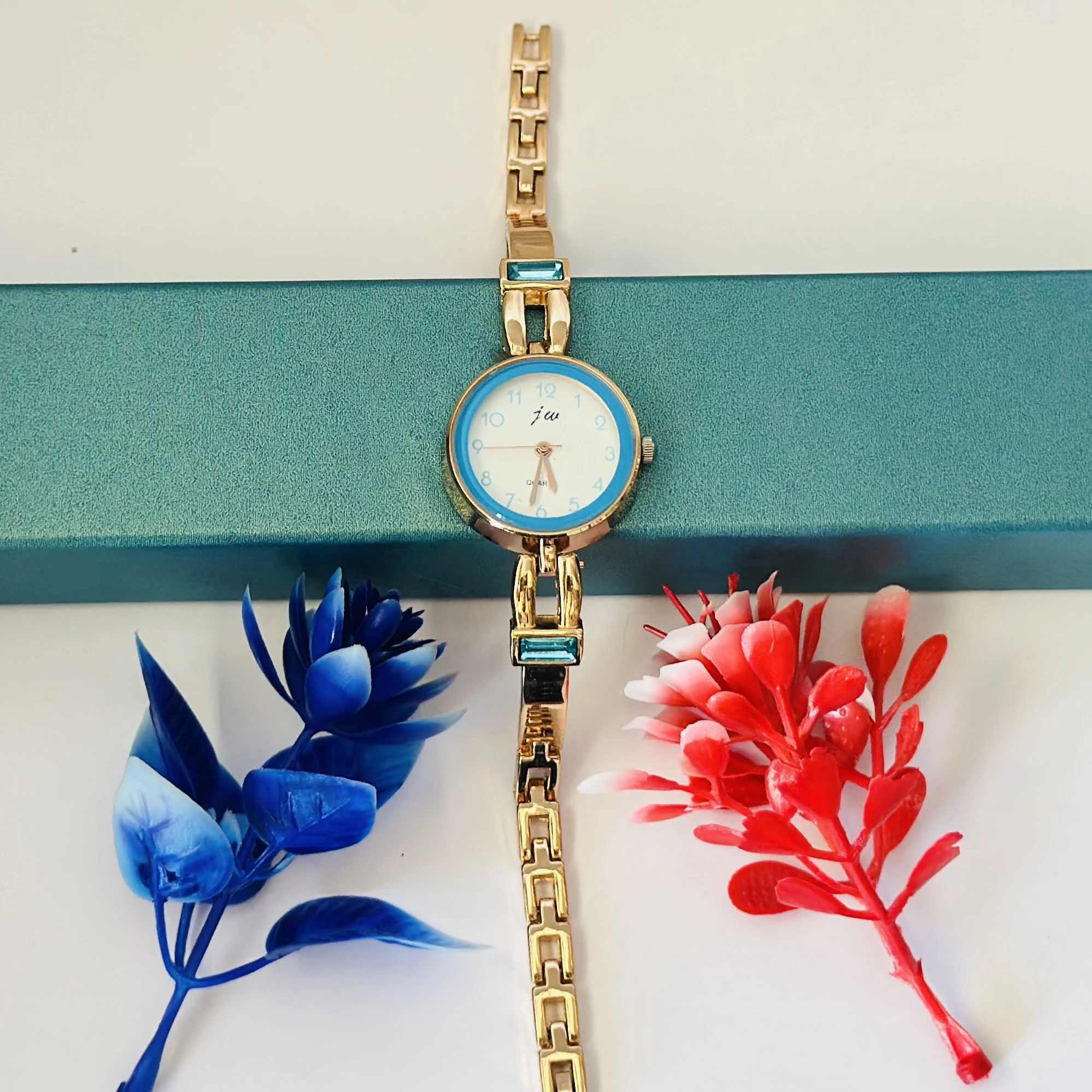 Women’s rose gold-tone quartz watch