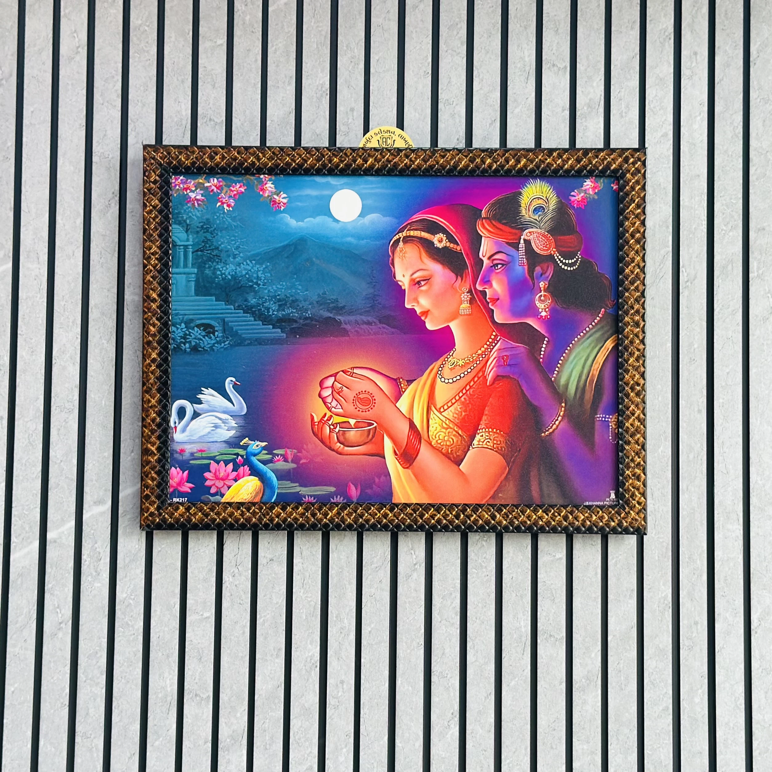 રાધા ક્રિશ્રના વોલ આર્ટ (SKU-8NC5VlL)