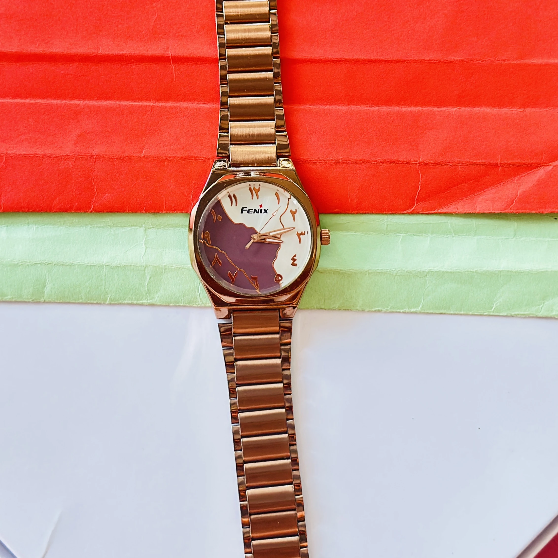 Rose  gold-toned analog watch