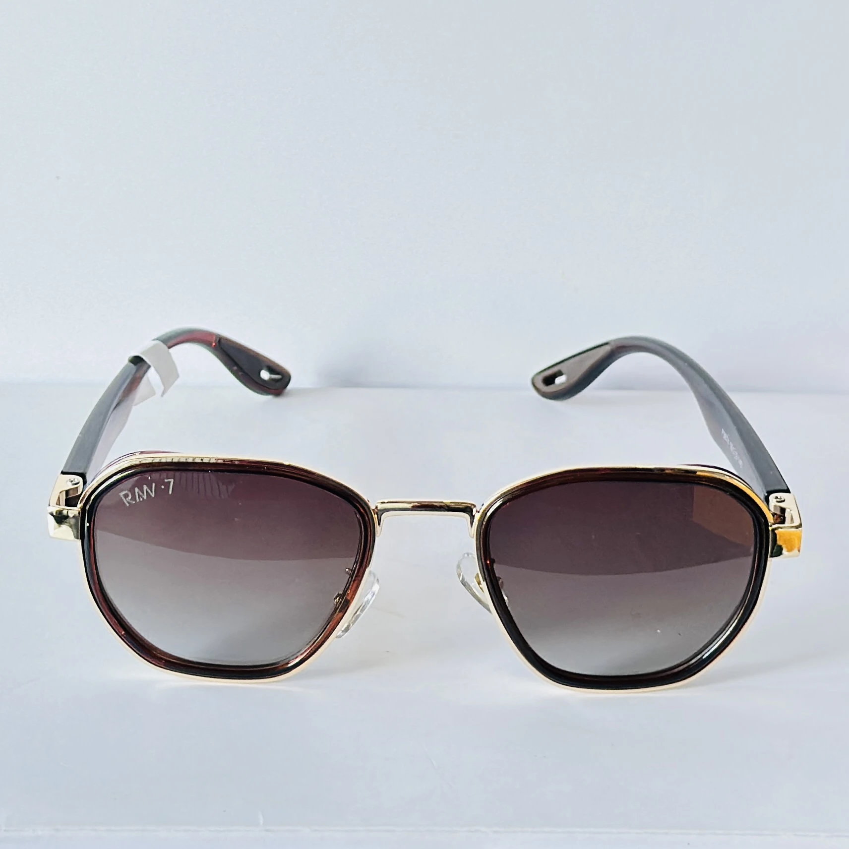 Mustang MU2338 03 50 sunglasses featuring a retro square frame design