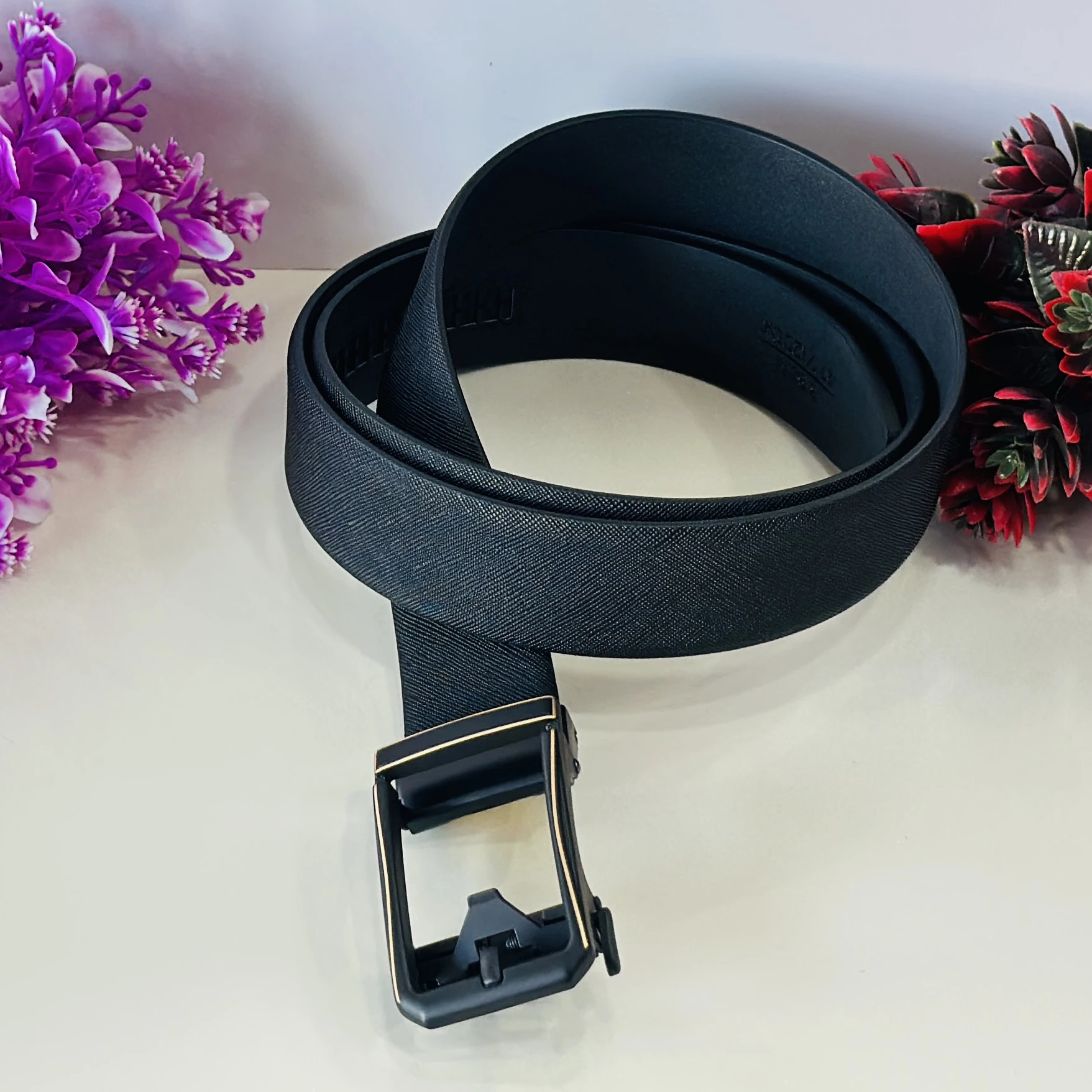 Black textured men's belt