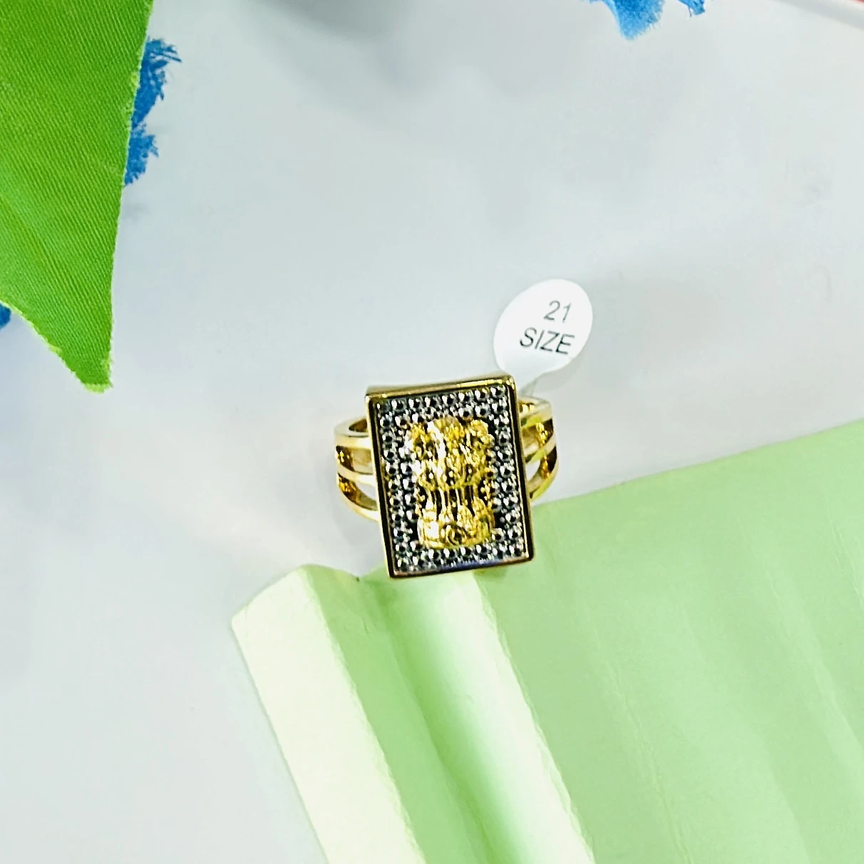 Men’s gold-plated ring