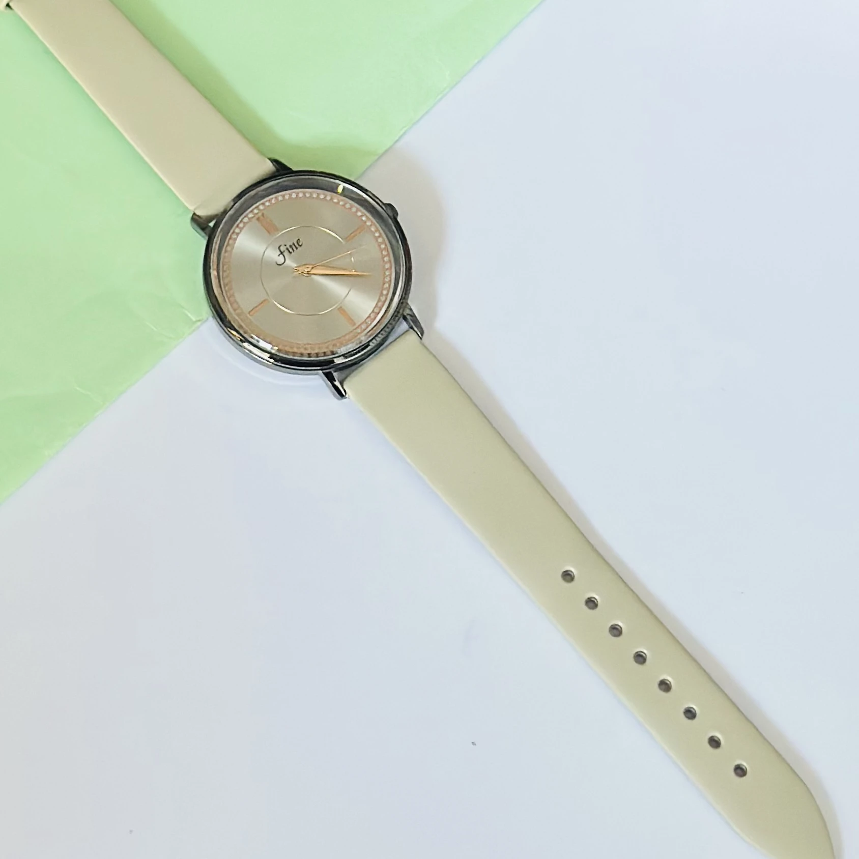 Beige analog quartz watch