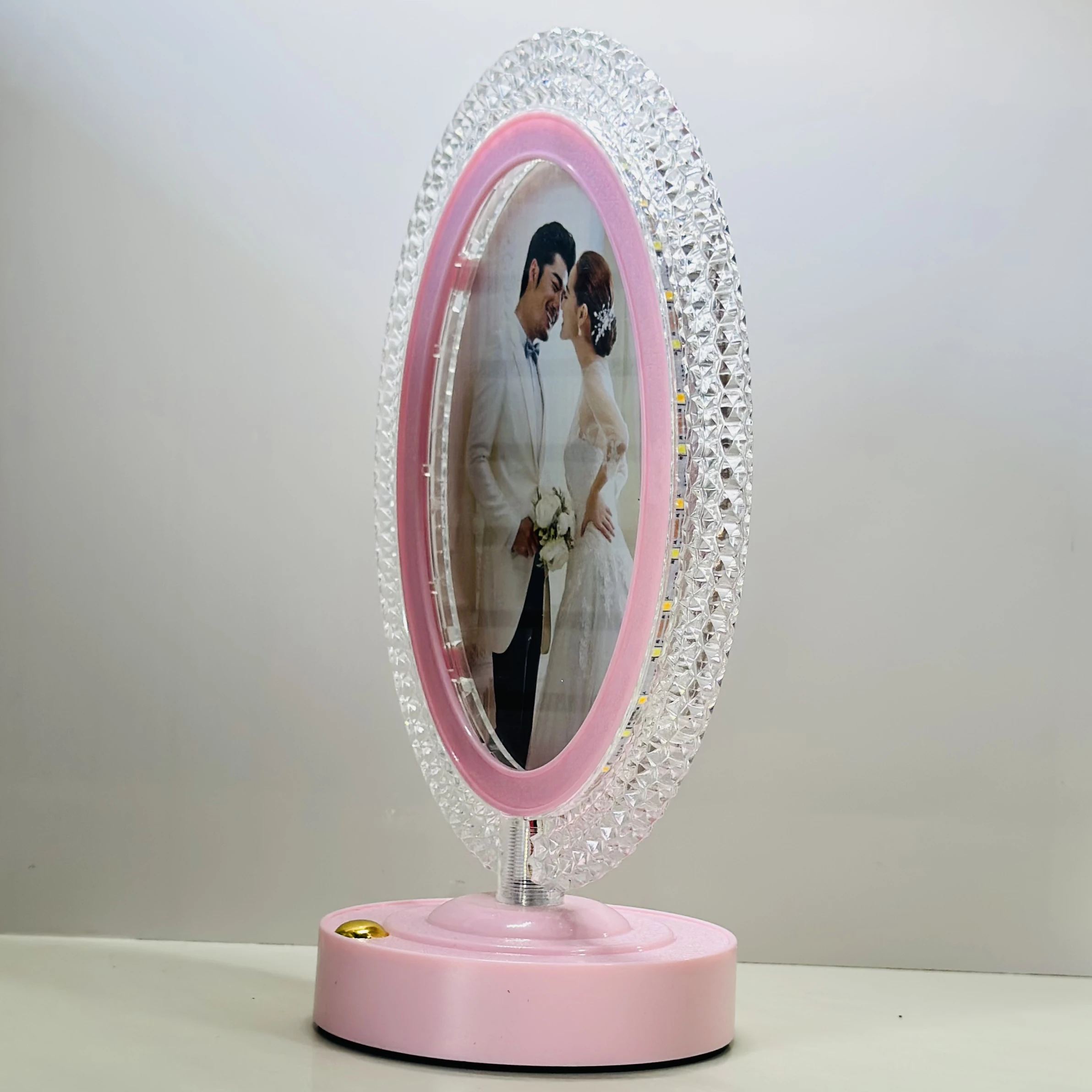 Romantic LED with Kissing Couple