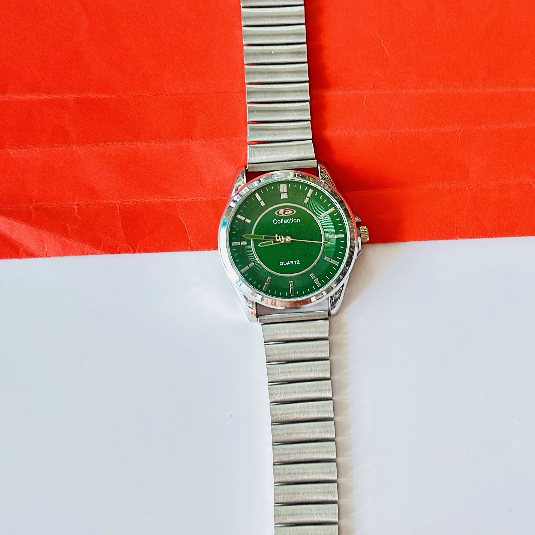 Quartz analog watch