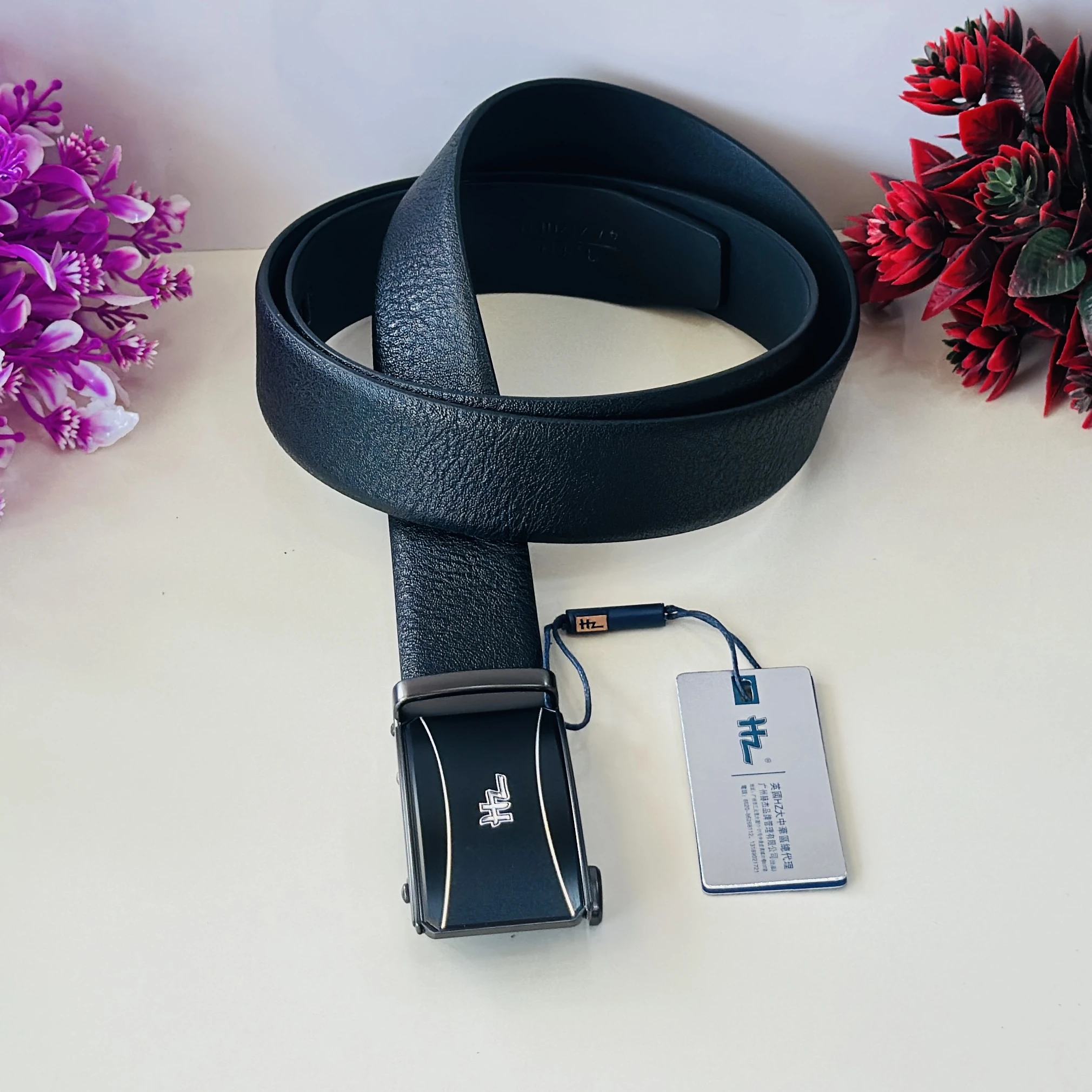 Black leather auto-lock buckle belt