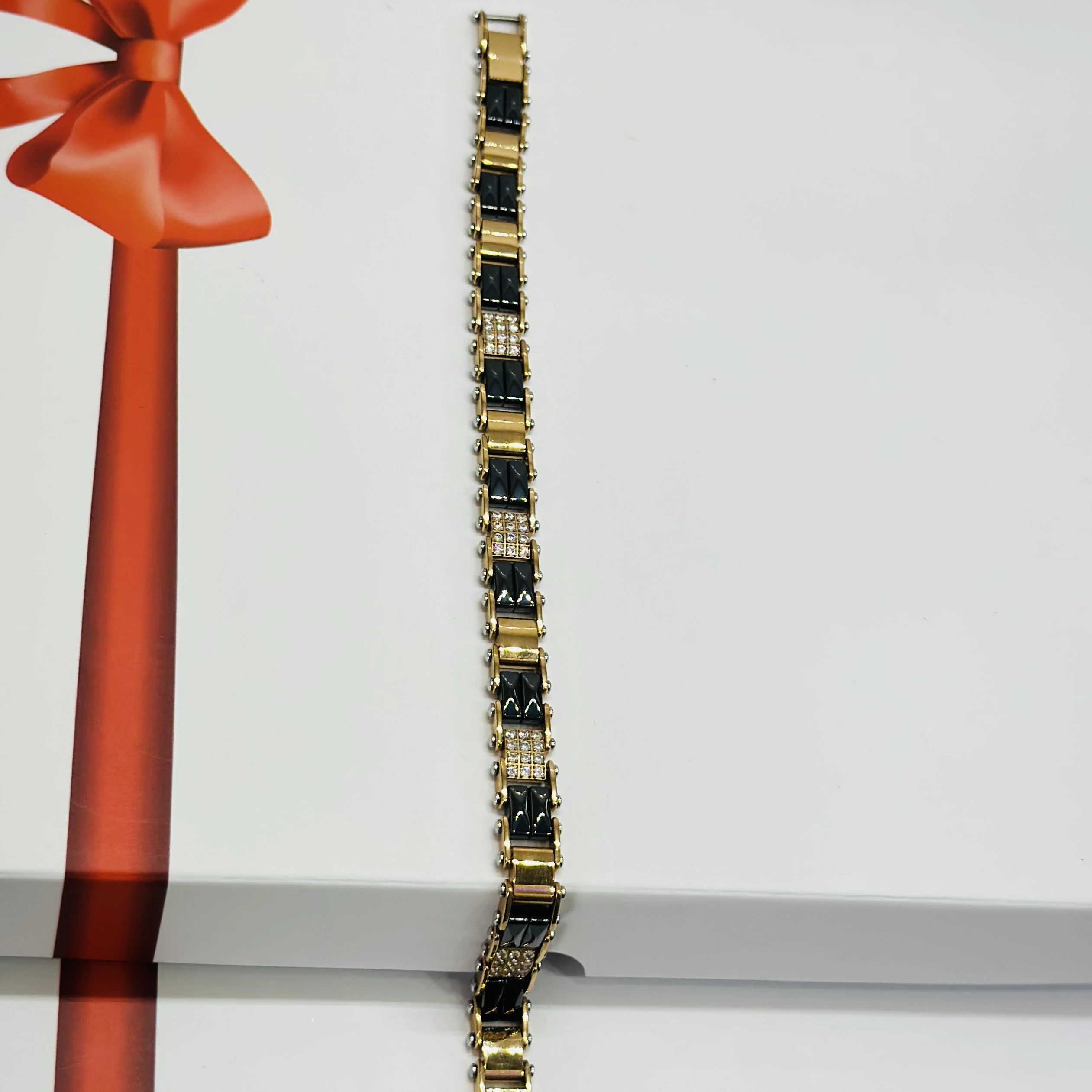 Gold bracelet with Diamonds