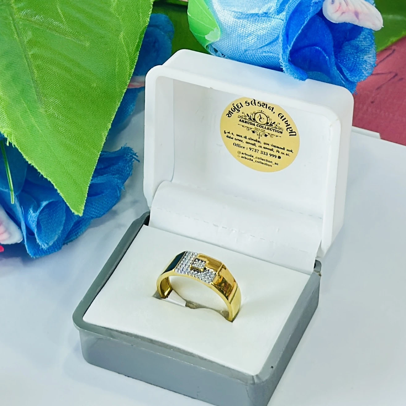 Gold and diamond men's ring