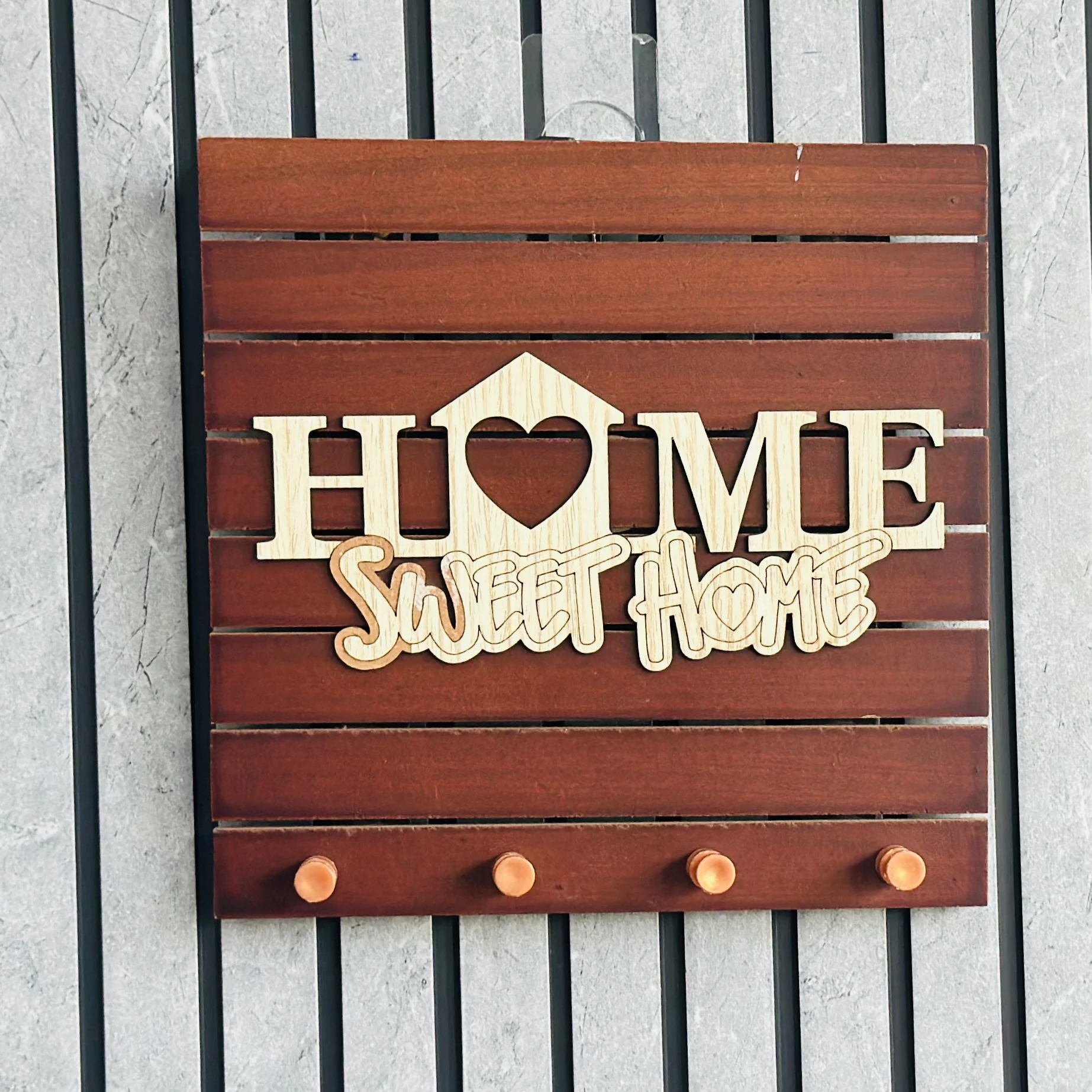Wooden key holder (SKU-GHAV06)