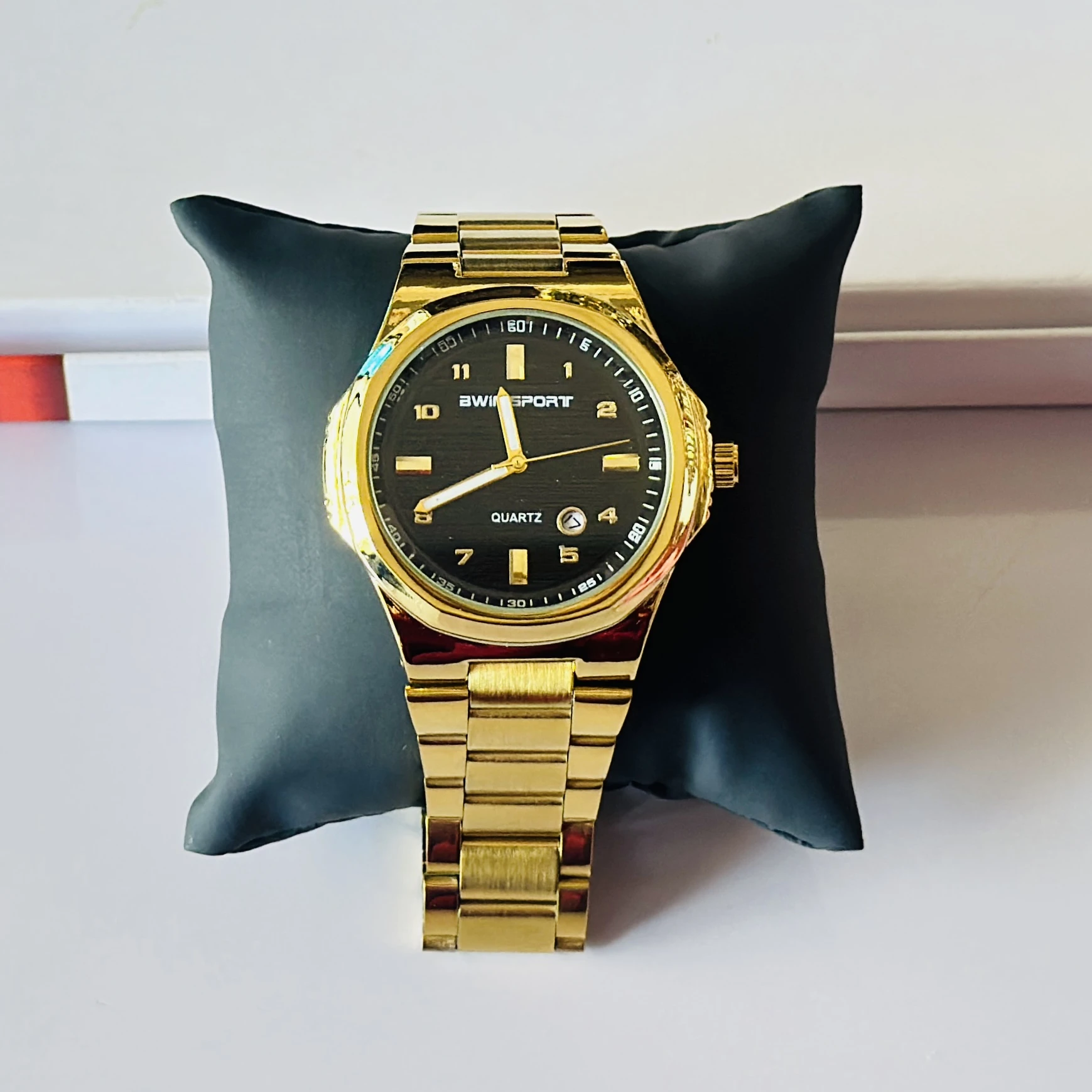 Gold toned men's wristwatch