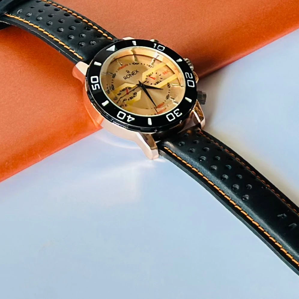 Black analog watch For man’s